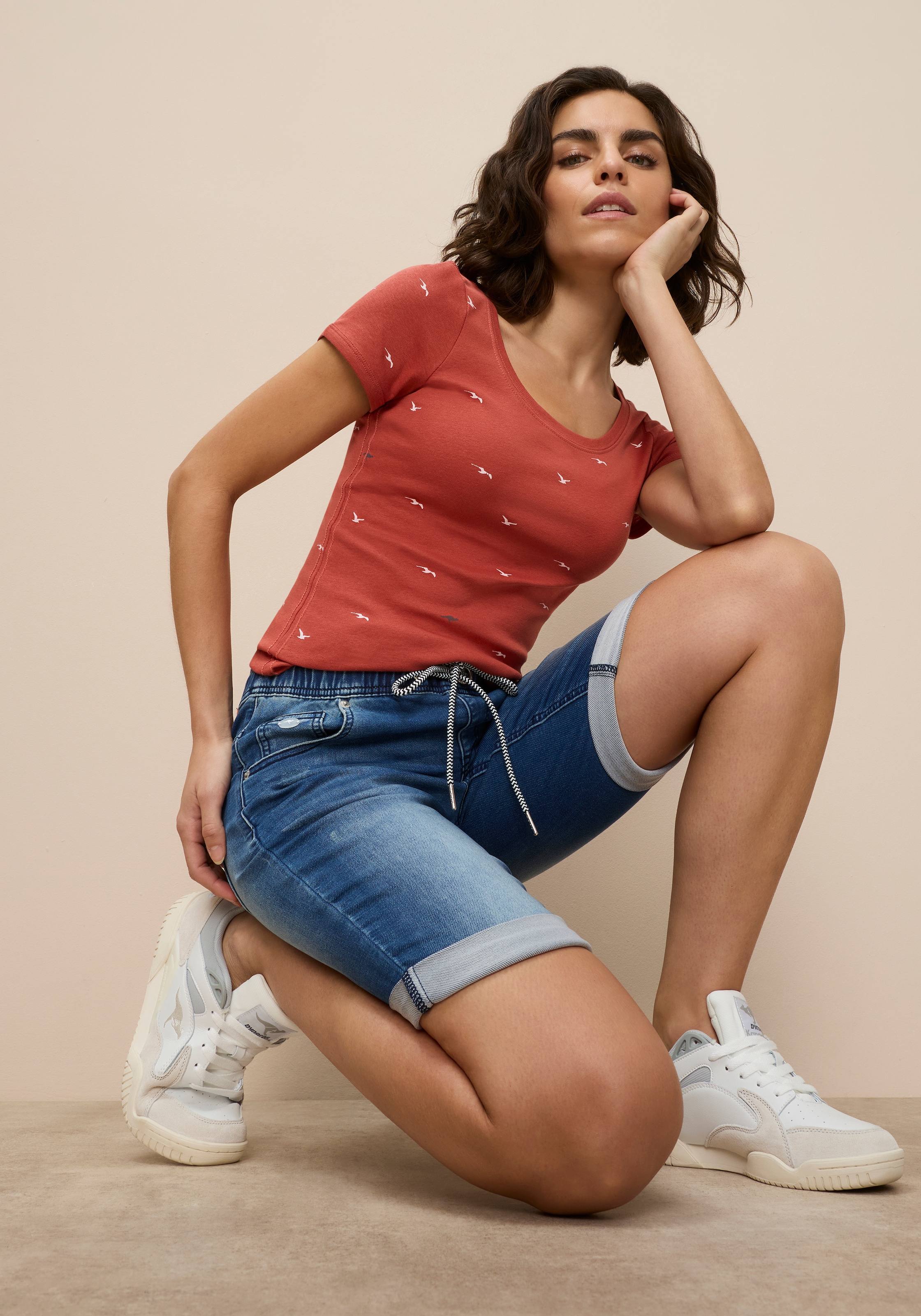 KangaROOS Bermuda en jean jogging gerade geschnittenes Bein, elastischer Tunnelzugbund