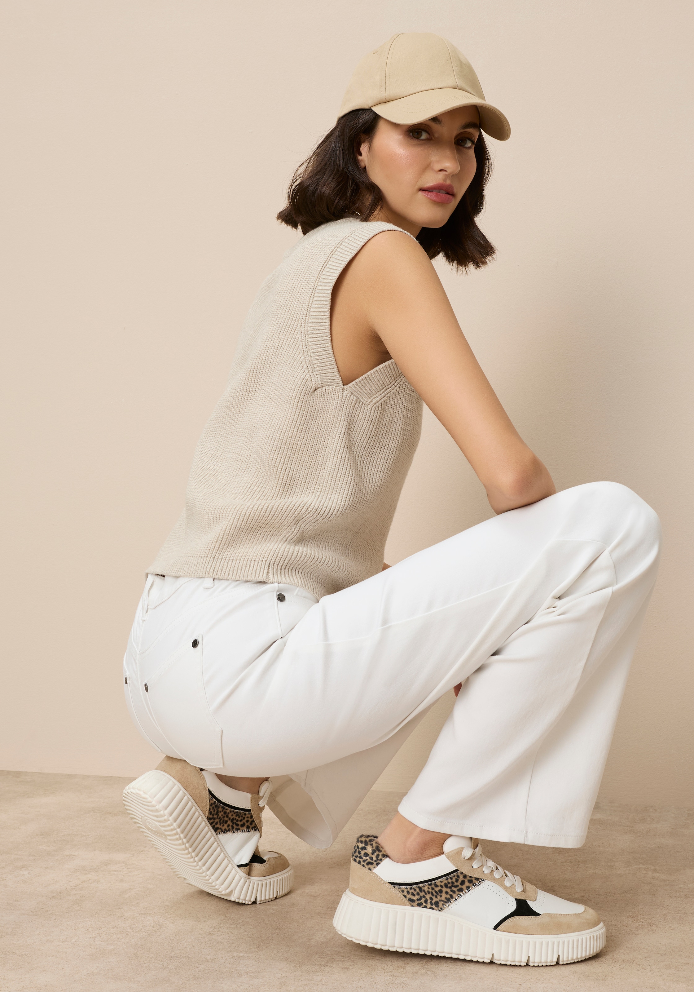 Tamaris Kurzarmpullover mit trendigem Schnitt und Knopfleiste