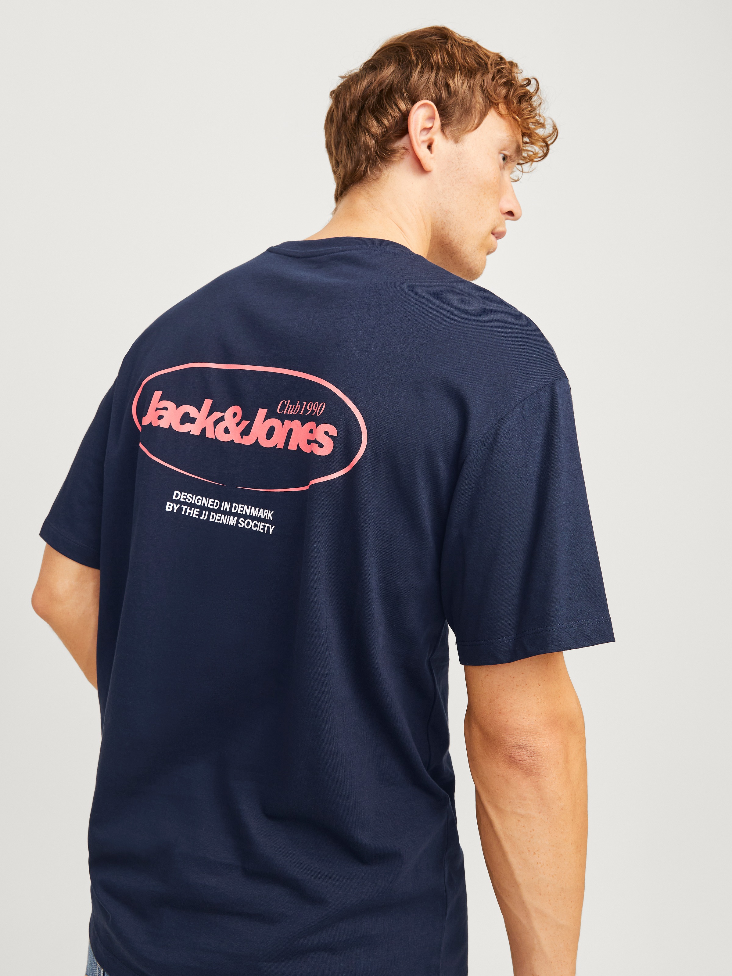 Jack & Jones Rundhalsshirt »JJEBRADLEY GRAPHIC TEE SS O-NECK NOOS«, mit Front und Back Print