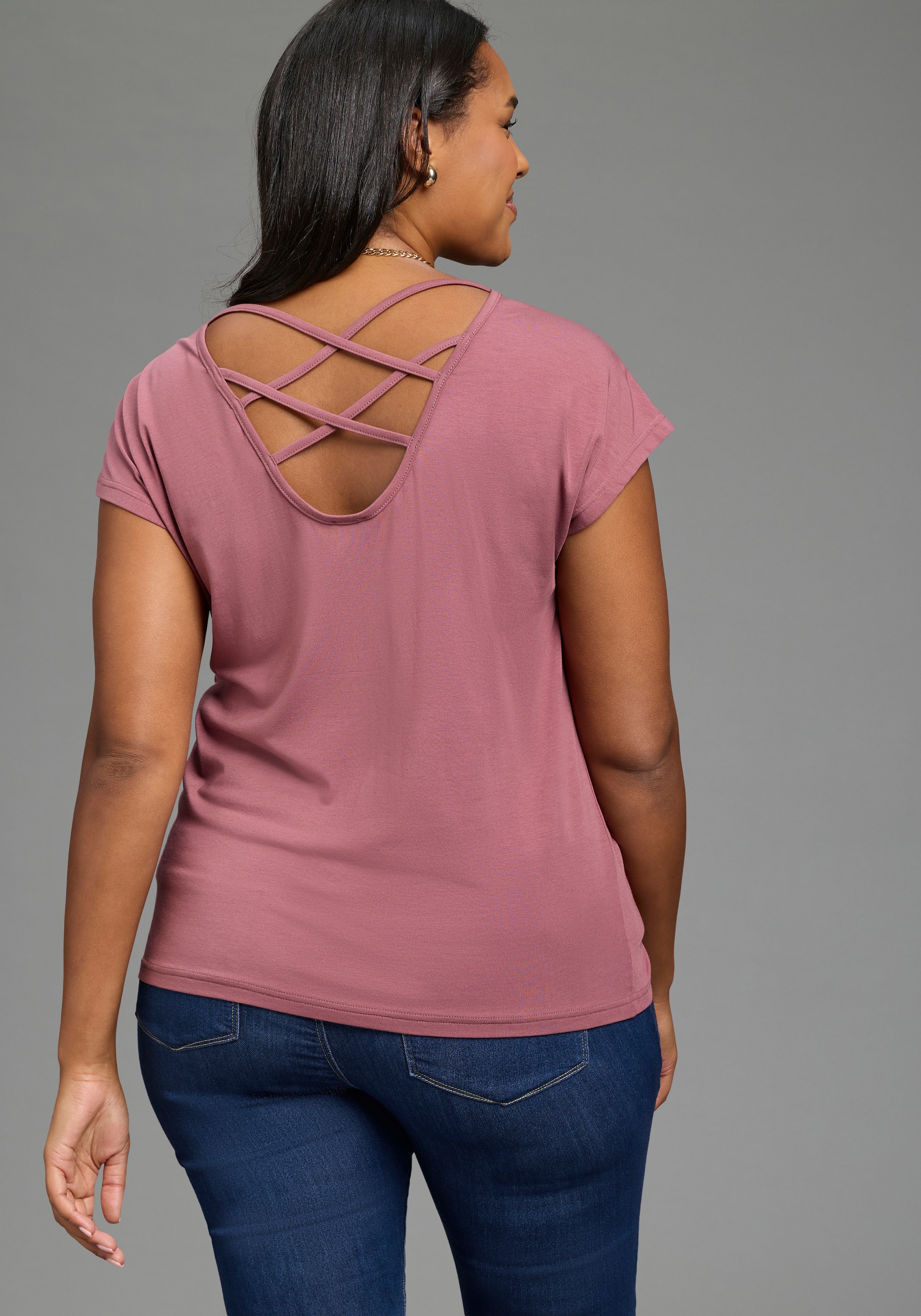 Image of Laura Scott CURVE Yogashirt "Grosse Grössen" mit gekreuzten Träger im Rücken, ideal für Yoga und Pilates