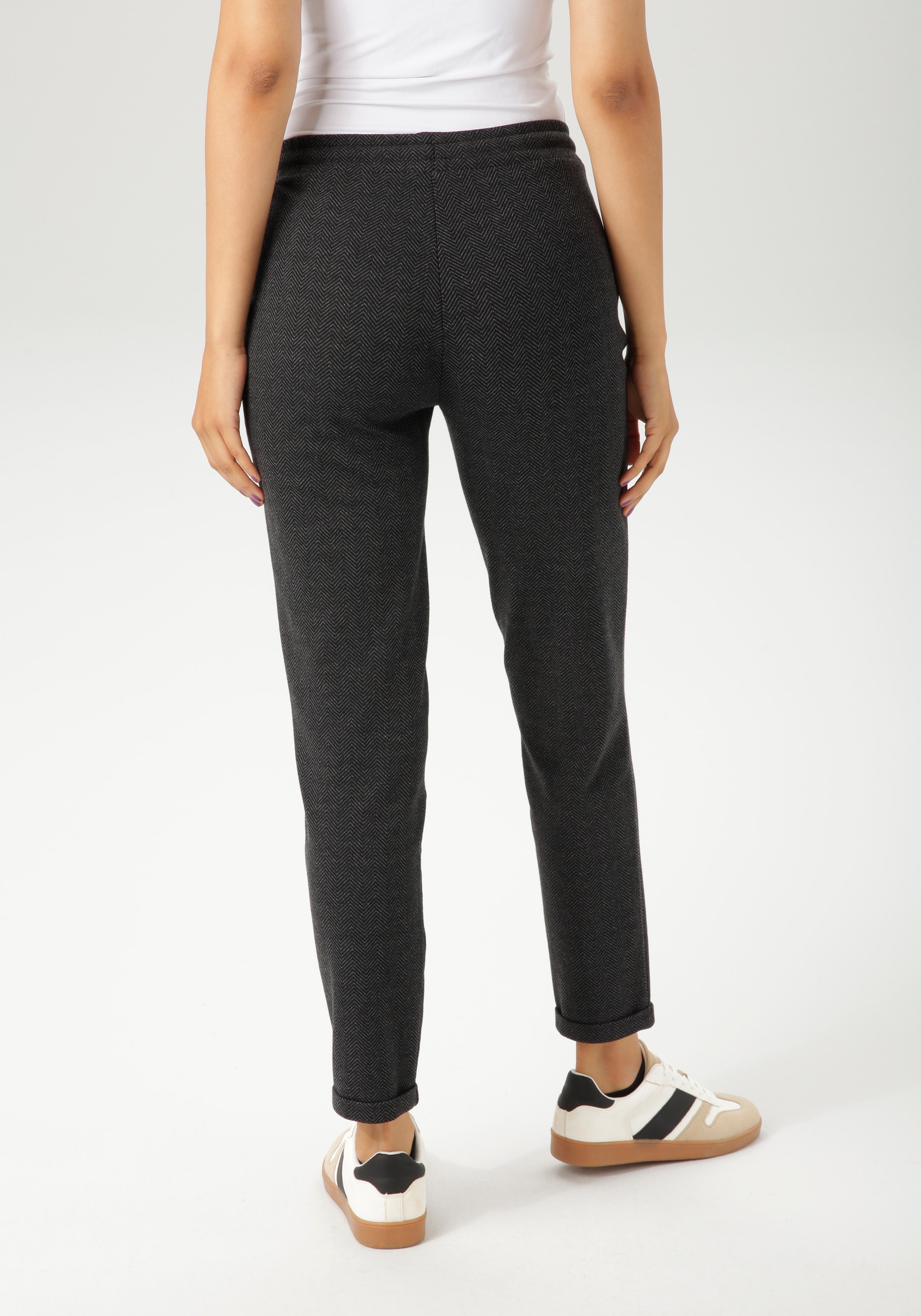 Aniston CASUAL Schlupfhose, mit trendigem Fischgrat-Muster - NEUE KOLLEKTION