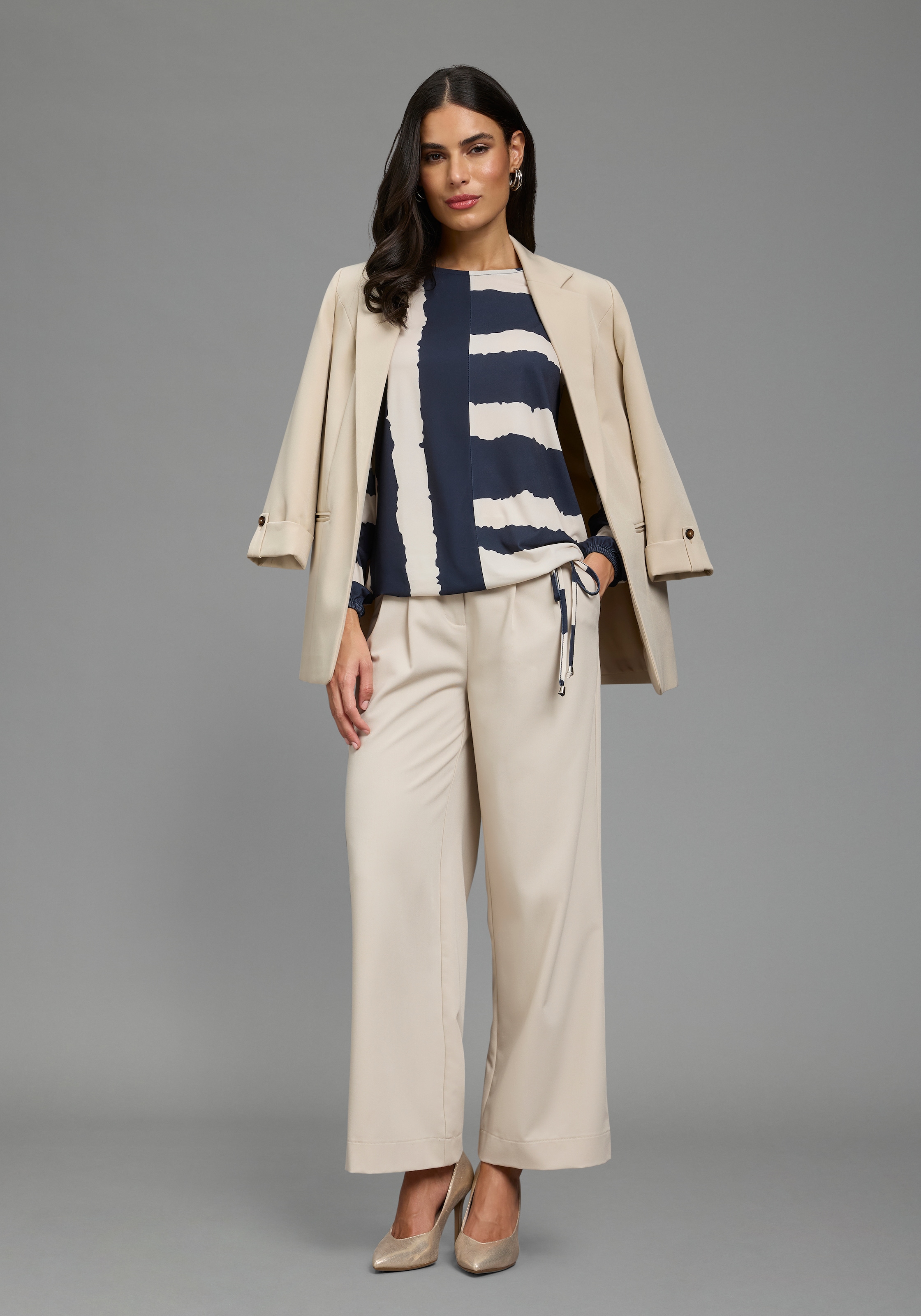 Laura Scott Langarmshirt figurumschmeichelnde Passform, mit Rundhalsausschnitt