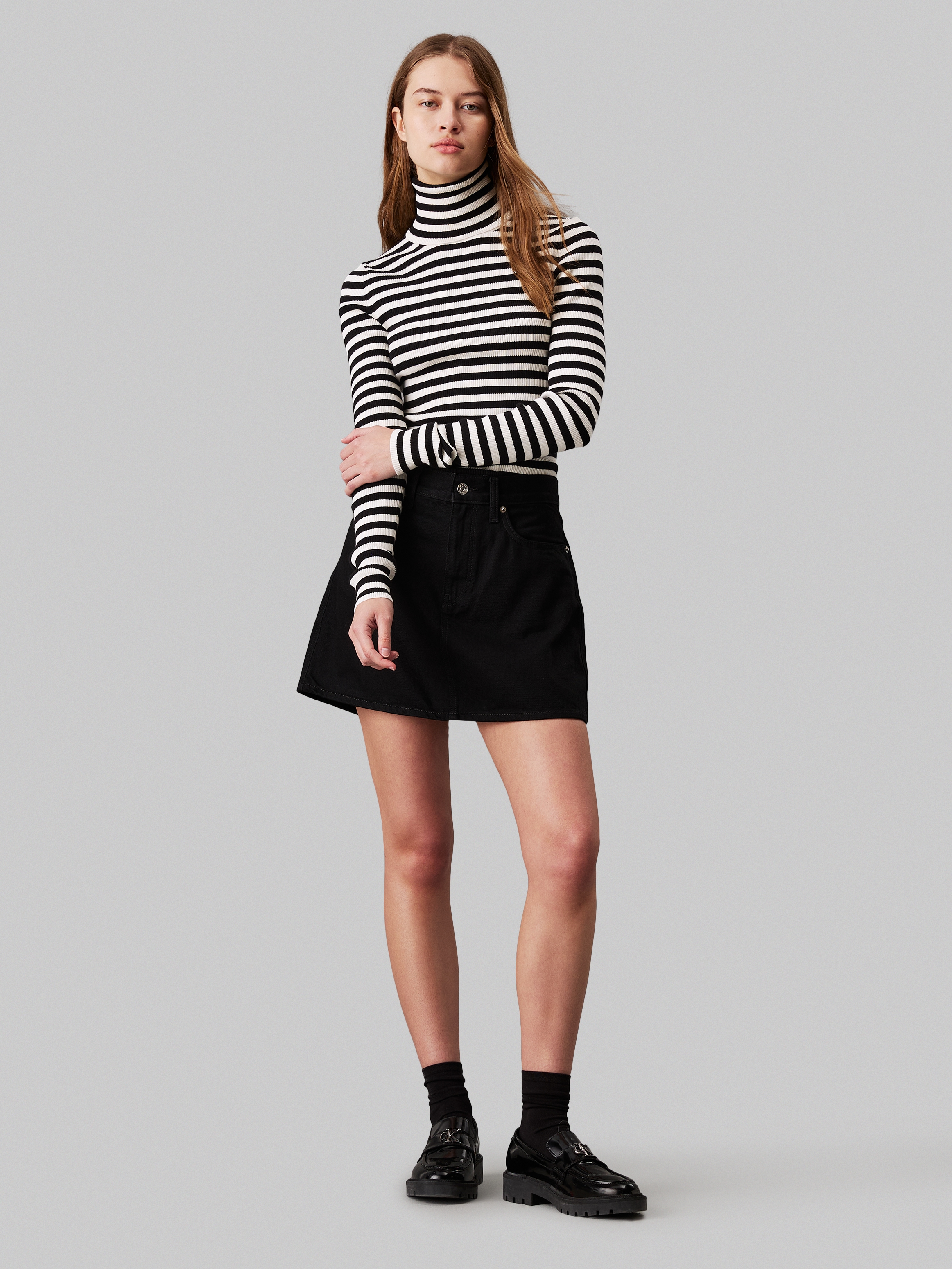 Calvin Klein Jeans Rollkragenpullover »WOVEN LABEL ROLL NECK SWEATER«, mit Logopatch