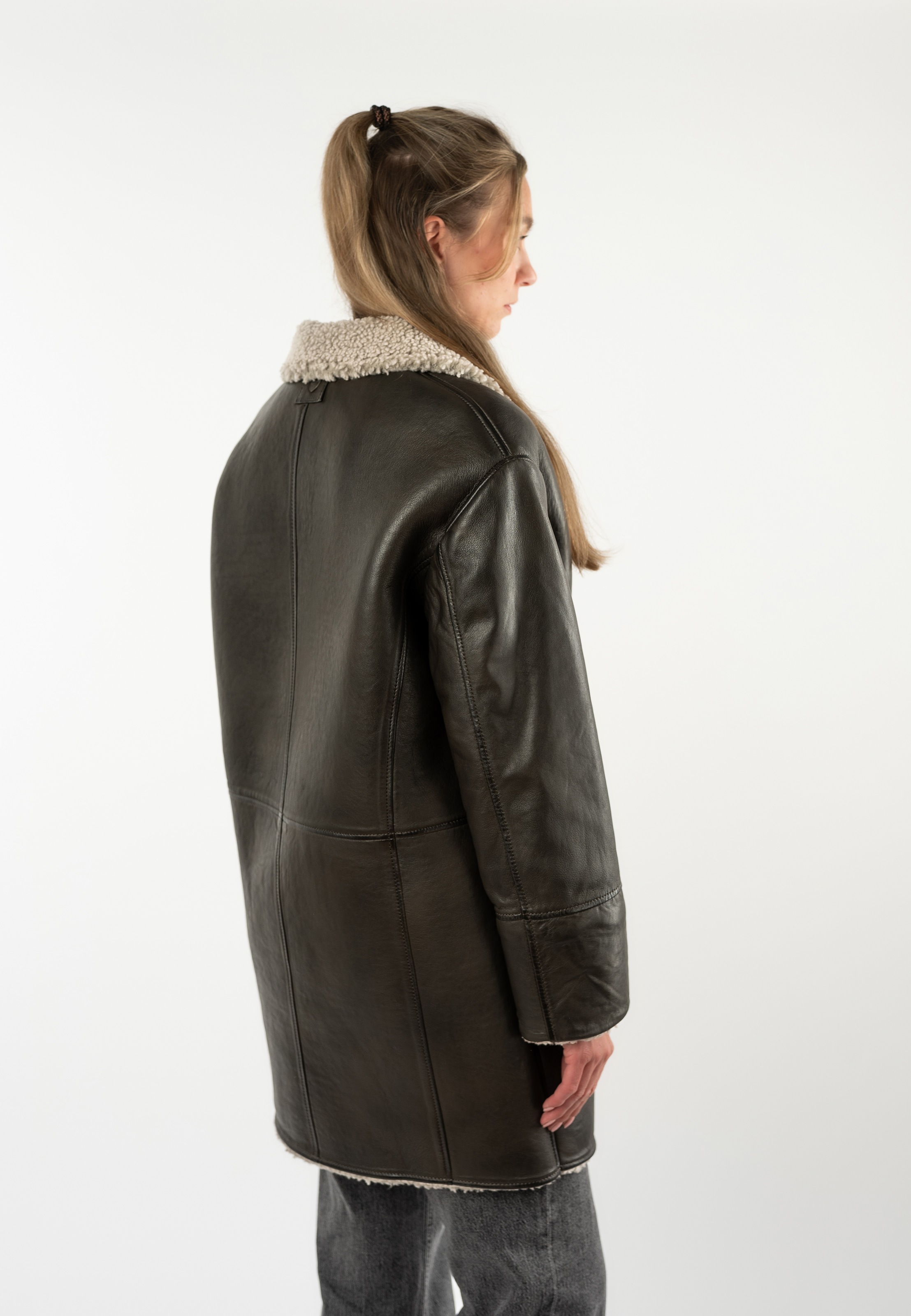 Mauritius Manteau en cuir »MWYuki OS« avec col en fausse fourrure teddy, coupe oversize