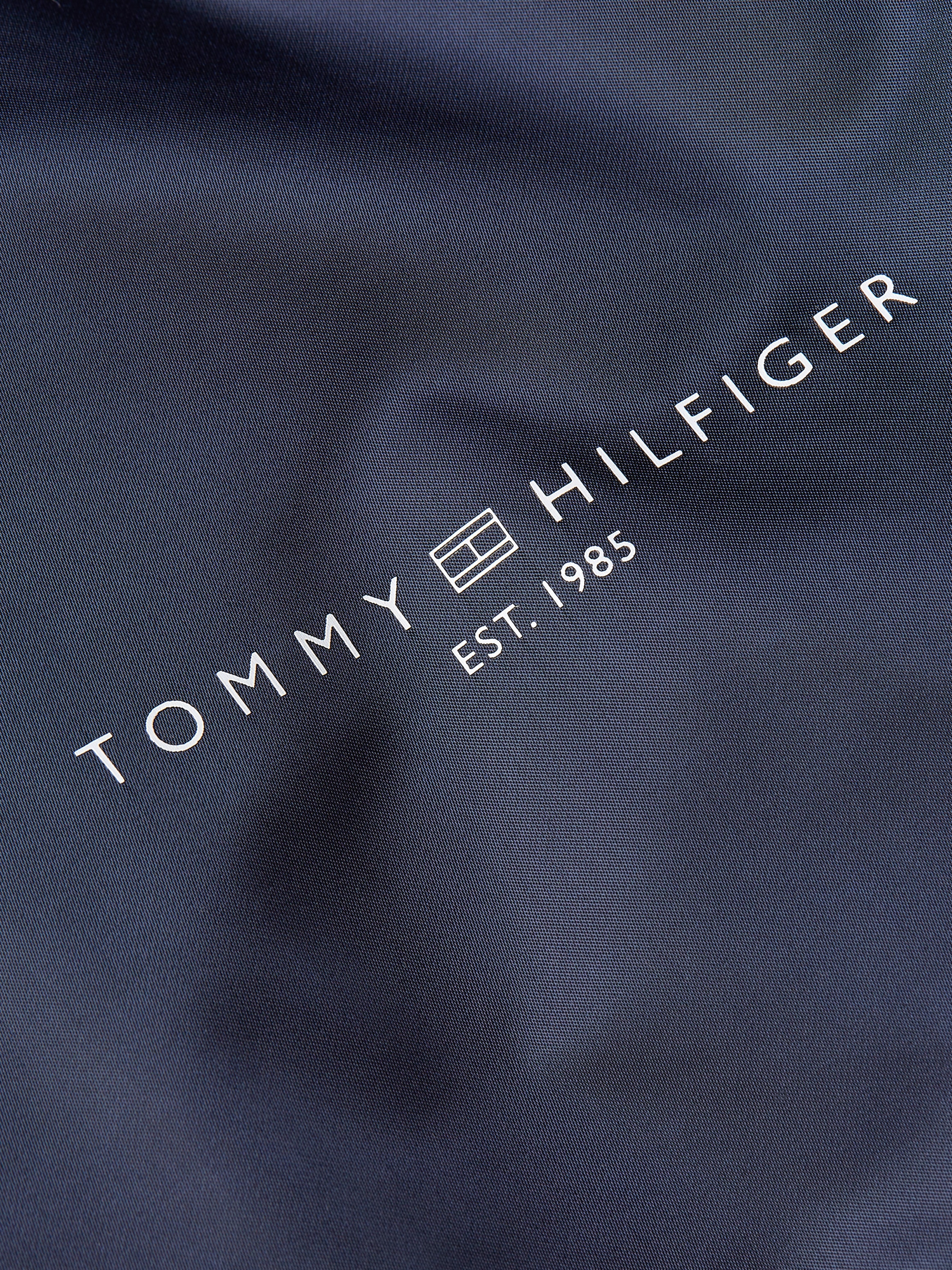 Tommy Hilfiger Kurzmantel »ESS MINI CORP REGULAR COAT«, mit Logoschriftzug