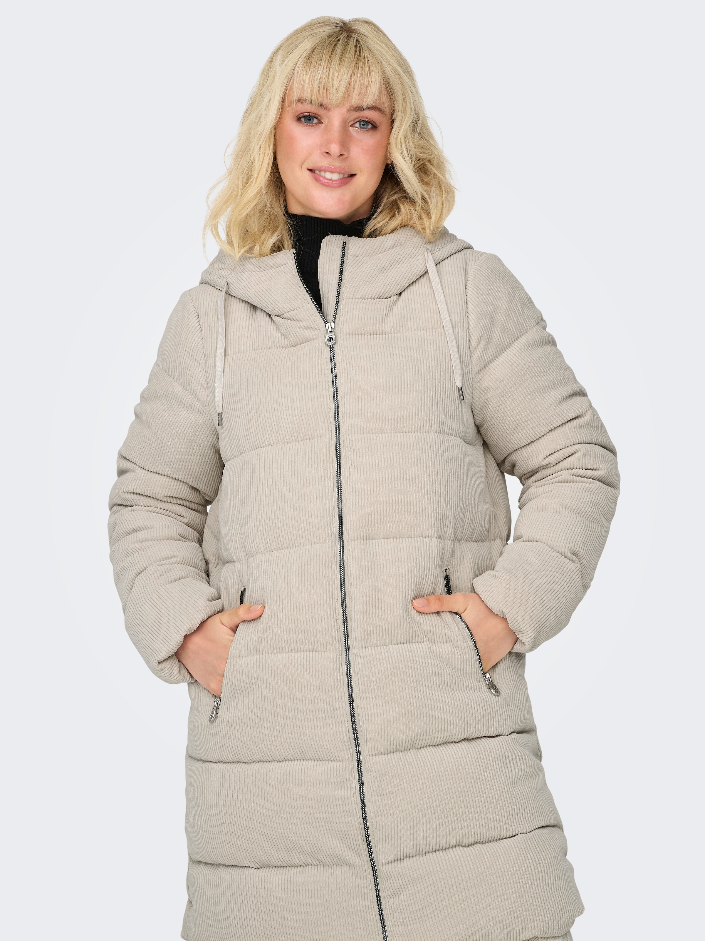 Image of ONLY Steppjacke "ONLDOLLY LONG CORDUROY PUFFER OTW" mit Kapuze aus feinem Cordmaterial