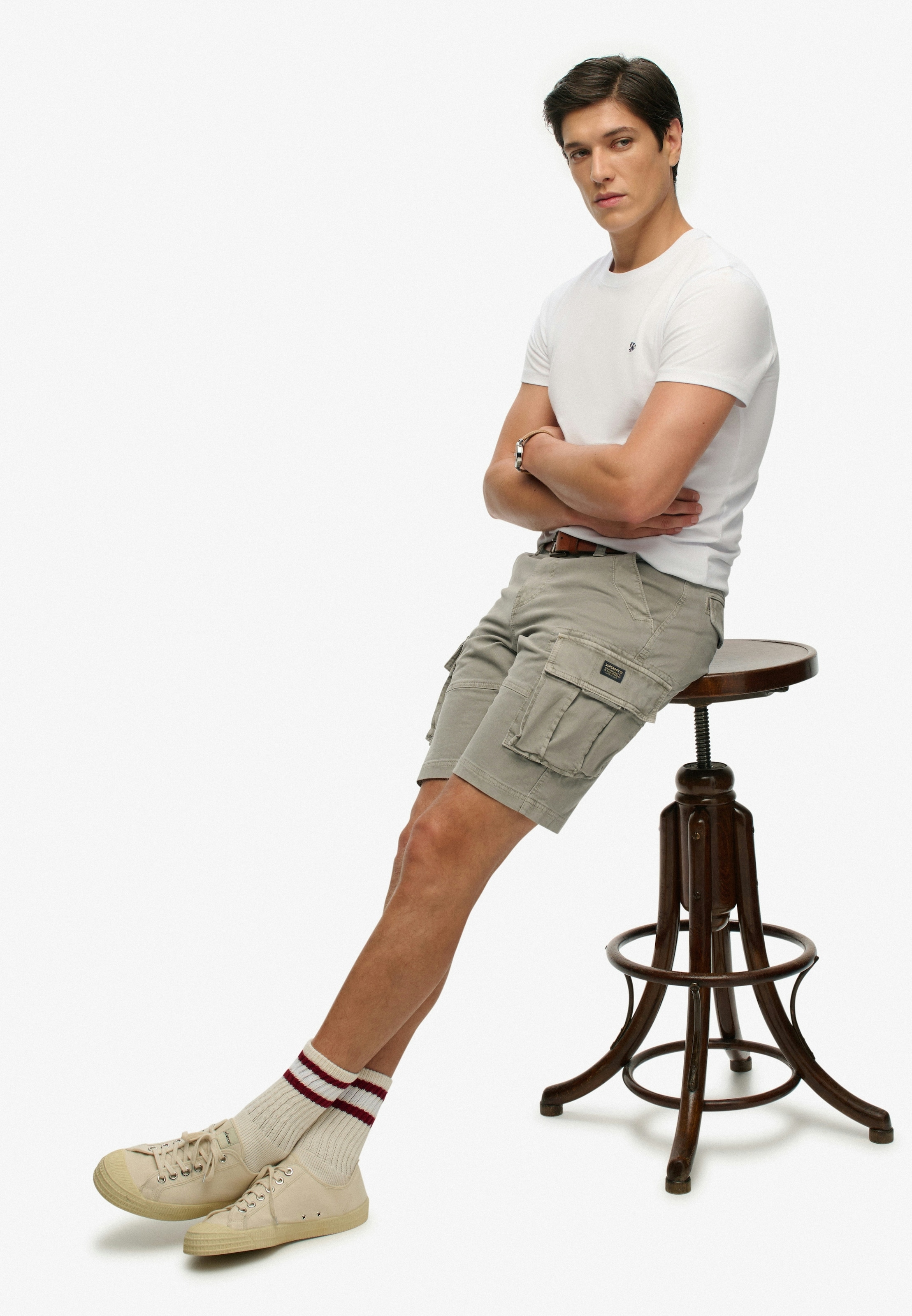 Superdry Cargobermudas »CORE CARGO SHORT«  Straight Fit, mit Reissverschluss und 1-Knopf-Verschluss, knielang
