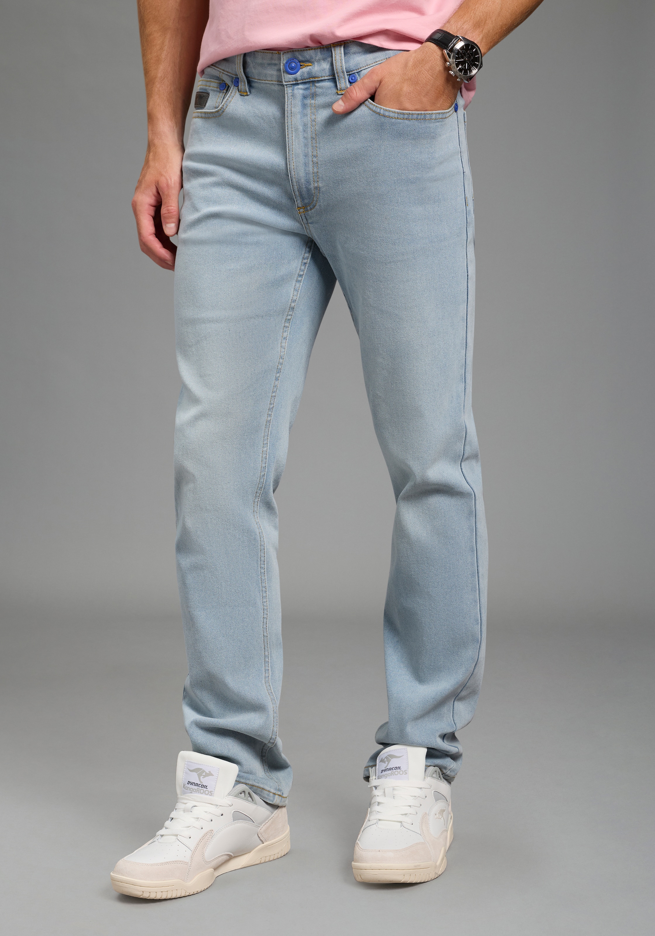 Image of KangaROOS Jogg Pants Straight-Fit, normale Leibhöhe, mit Knopf-Applikation