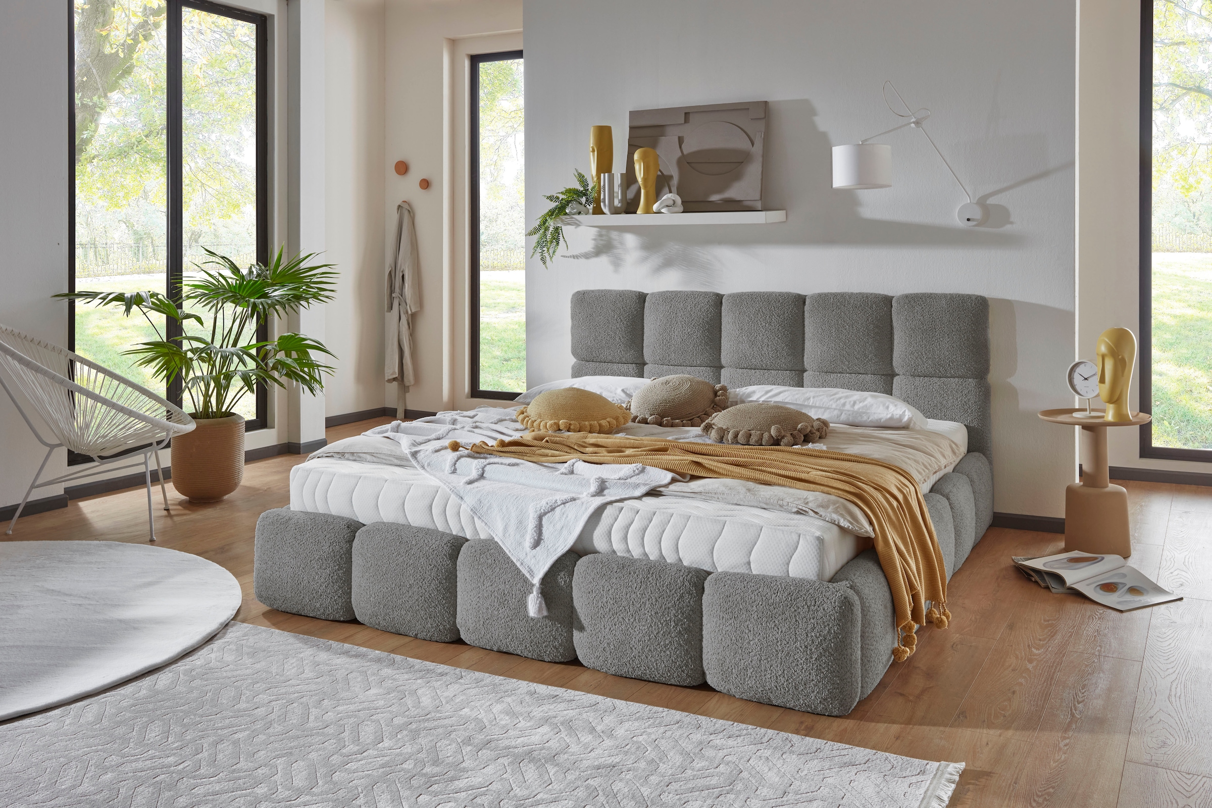 ATLANTIC home collection Polsterbett »"Jane" mit grossen Stauraum«, luxurious gepolstertes Kopfteil und Rahmen, Bezug mit Bouclécharakter