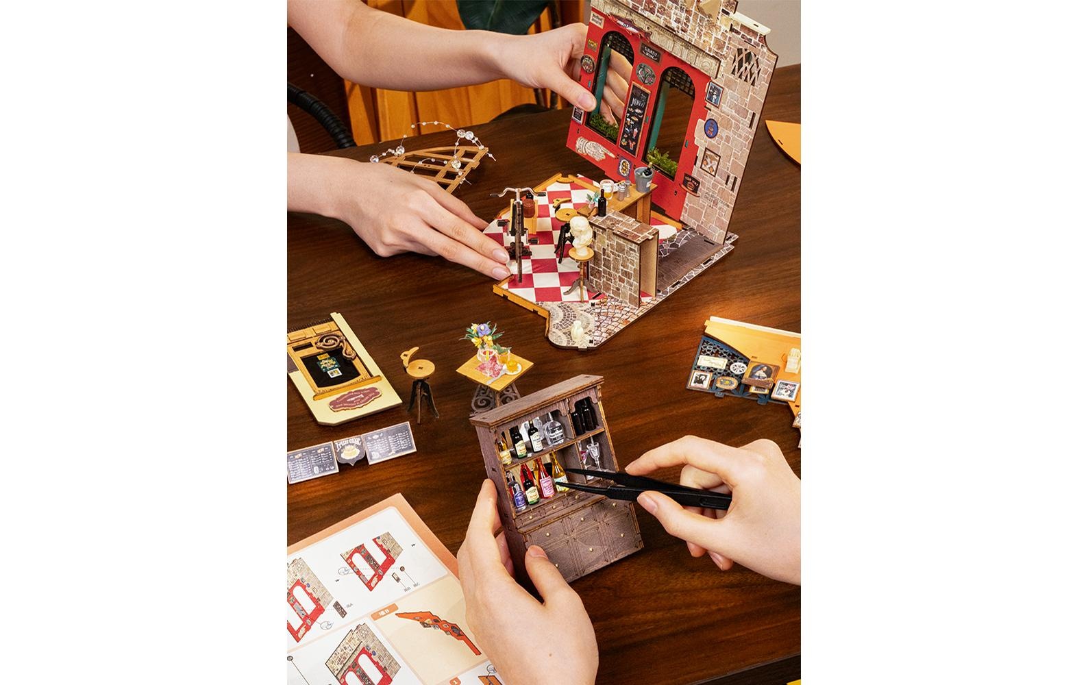   Modellbausatz »RoboTime Cheers Bar und Dining«