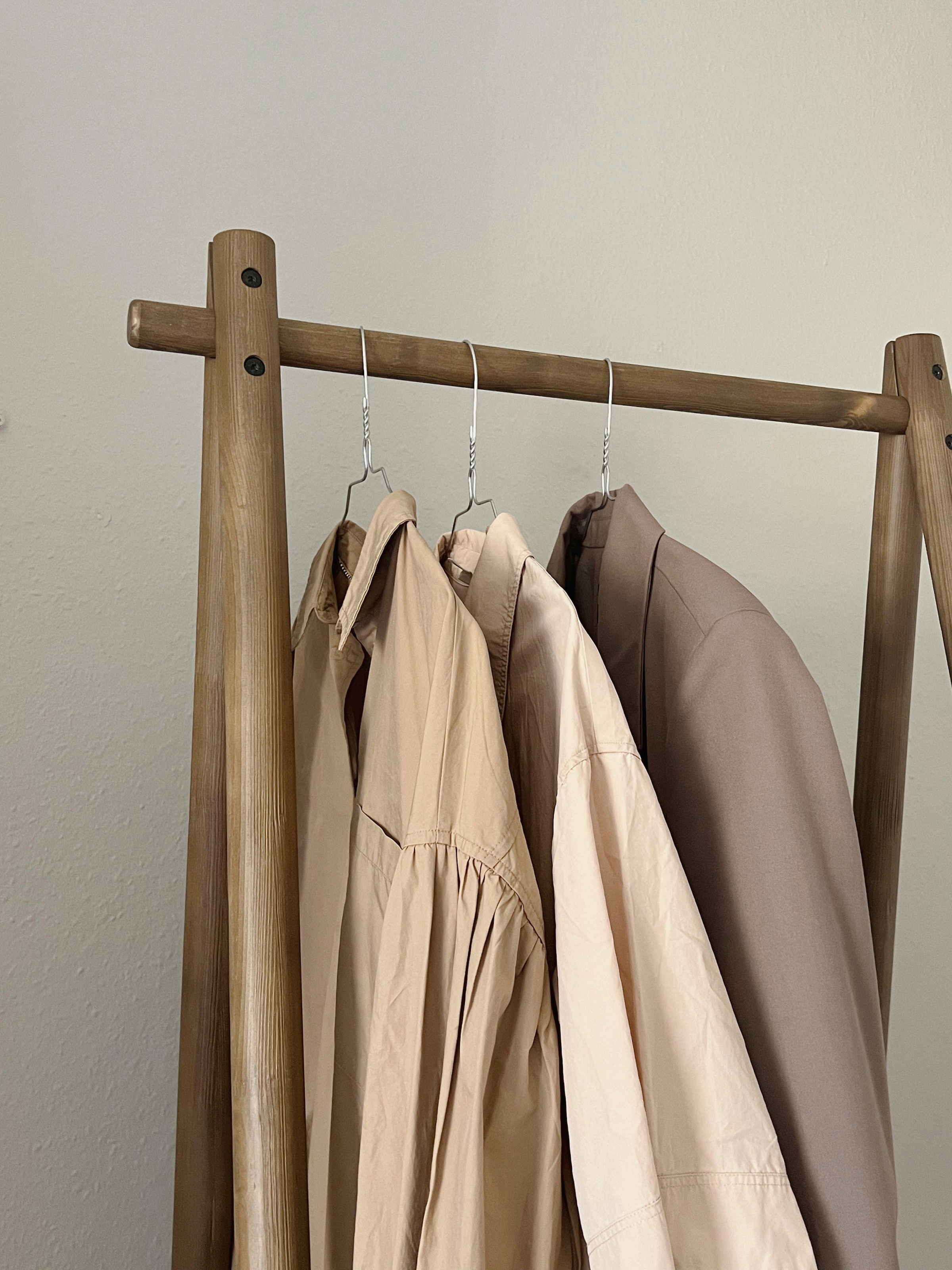 Karup Design Tringle à vêtements »Hongi« barre à vêtements Hongi 75 cm de large, en pin certifié FSC®