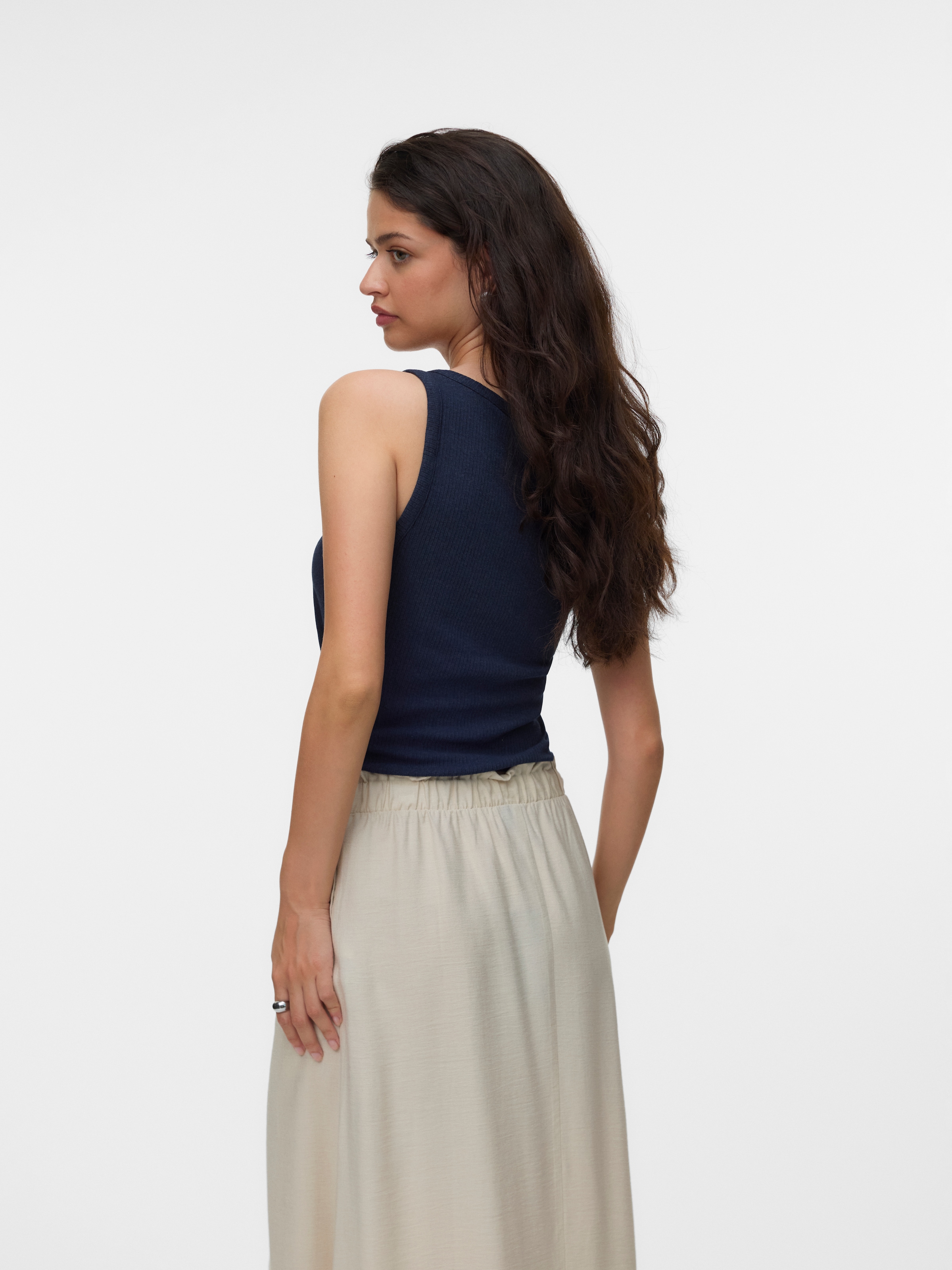Vero Moda Débardeur »VMKIKI S/L O-NECK TOP JRS BTQ« mélange viscose, coupe régulière