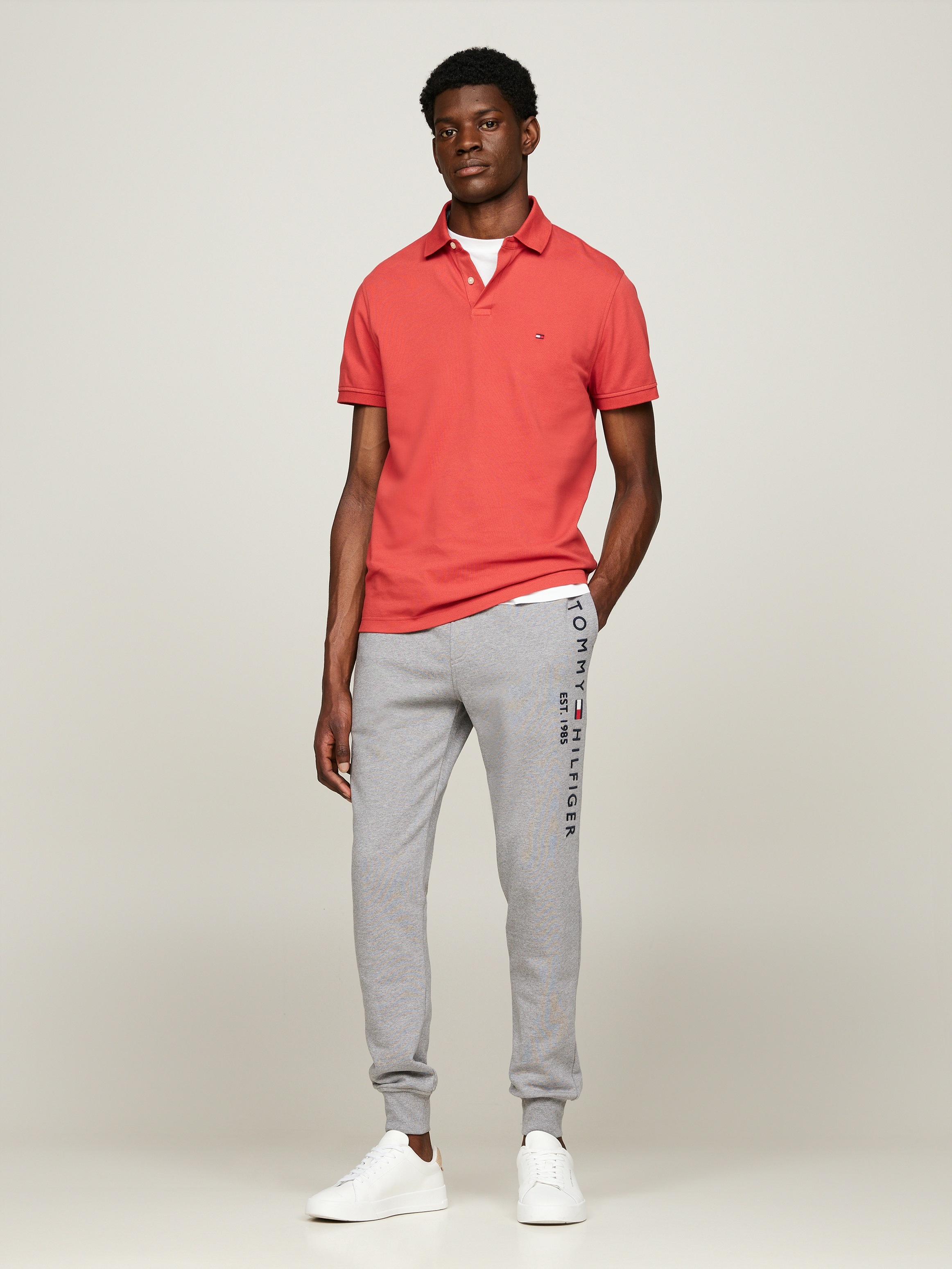 Tommy Hilfiger Sweathose »BASIC BRANDED SWEATPANTS«, mit grossem Tommy Hilfiger Schriftzug