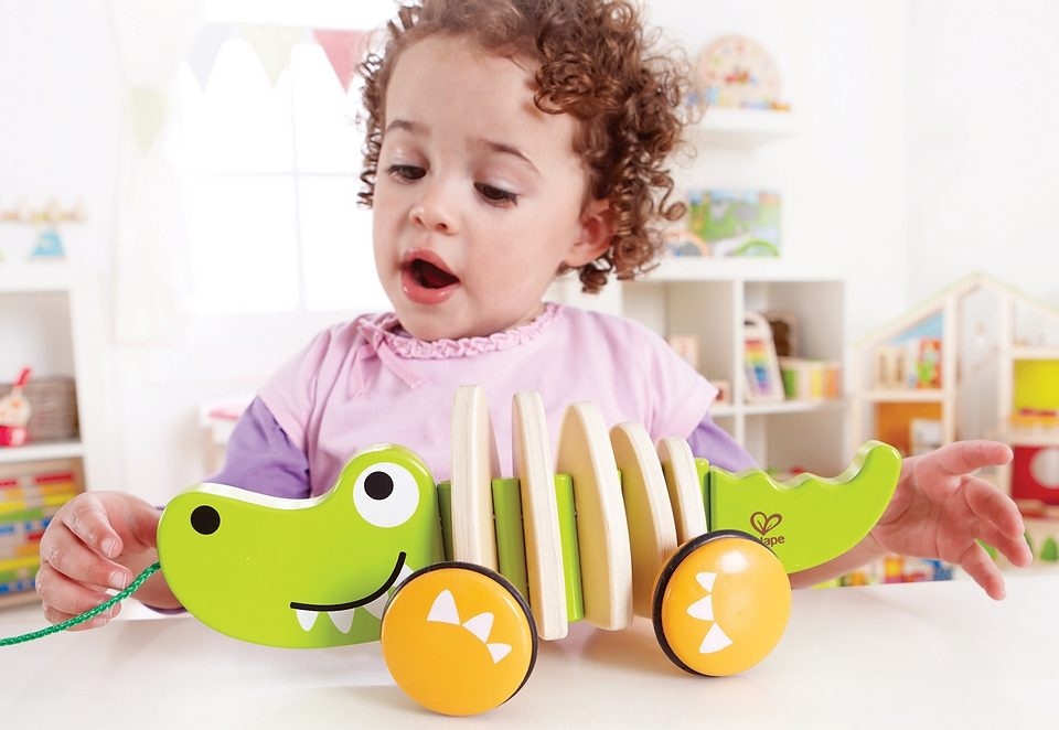 Hape Nachziehtier »Croc«, Fördert Feinmotorik, Koordination und Vorstellungskraft