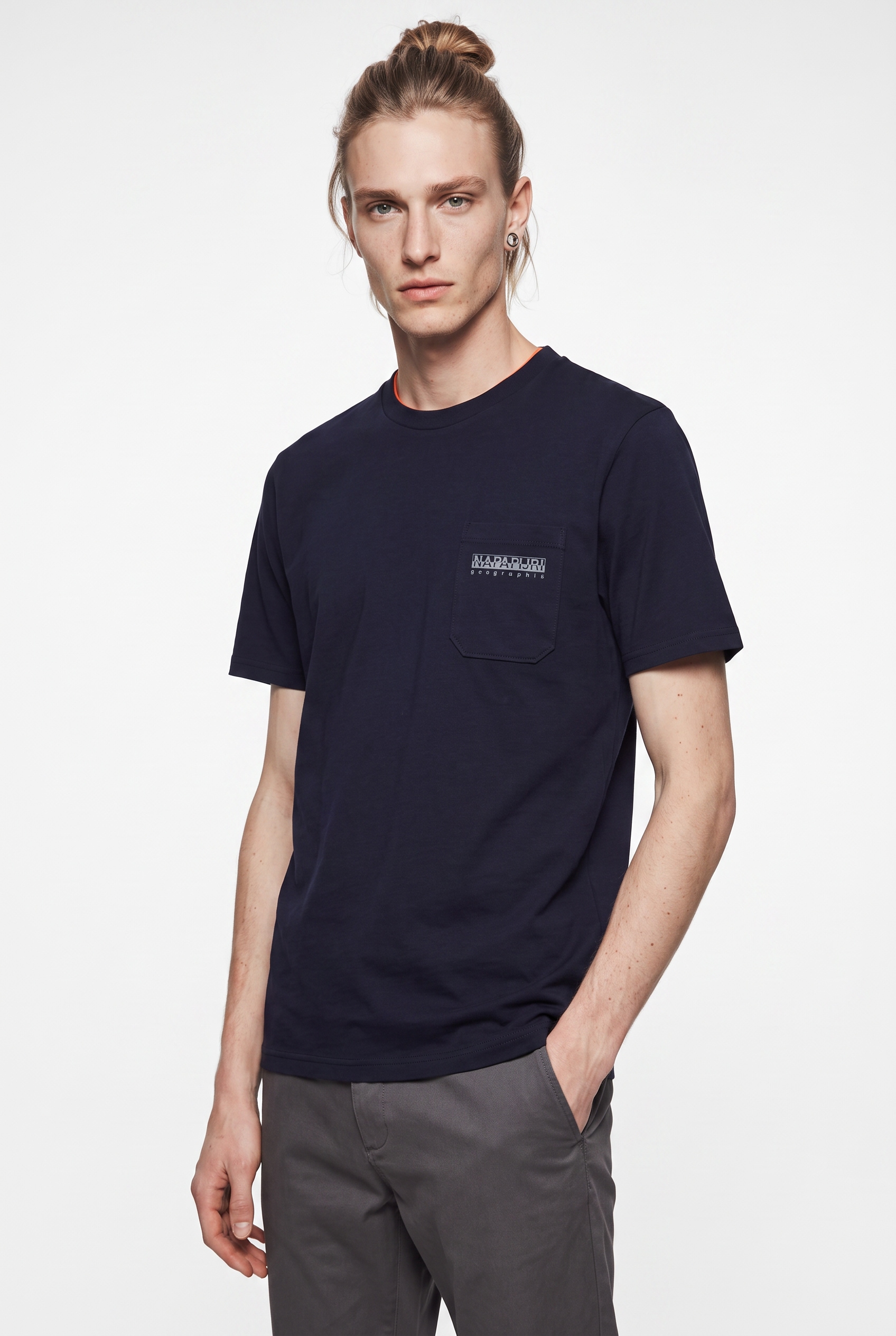 Image of Napapijri T-Shirt "S-FANES" mit Brusttasche, Kurzarm, normale Länge, unifarben, aus Baumwolle