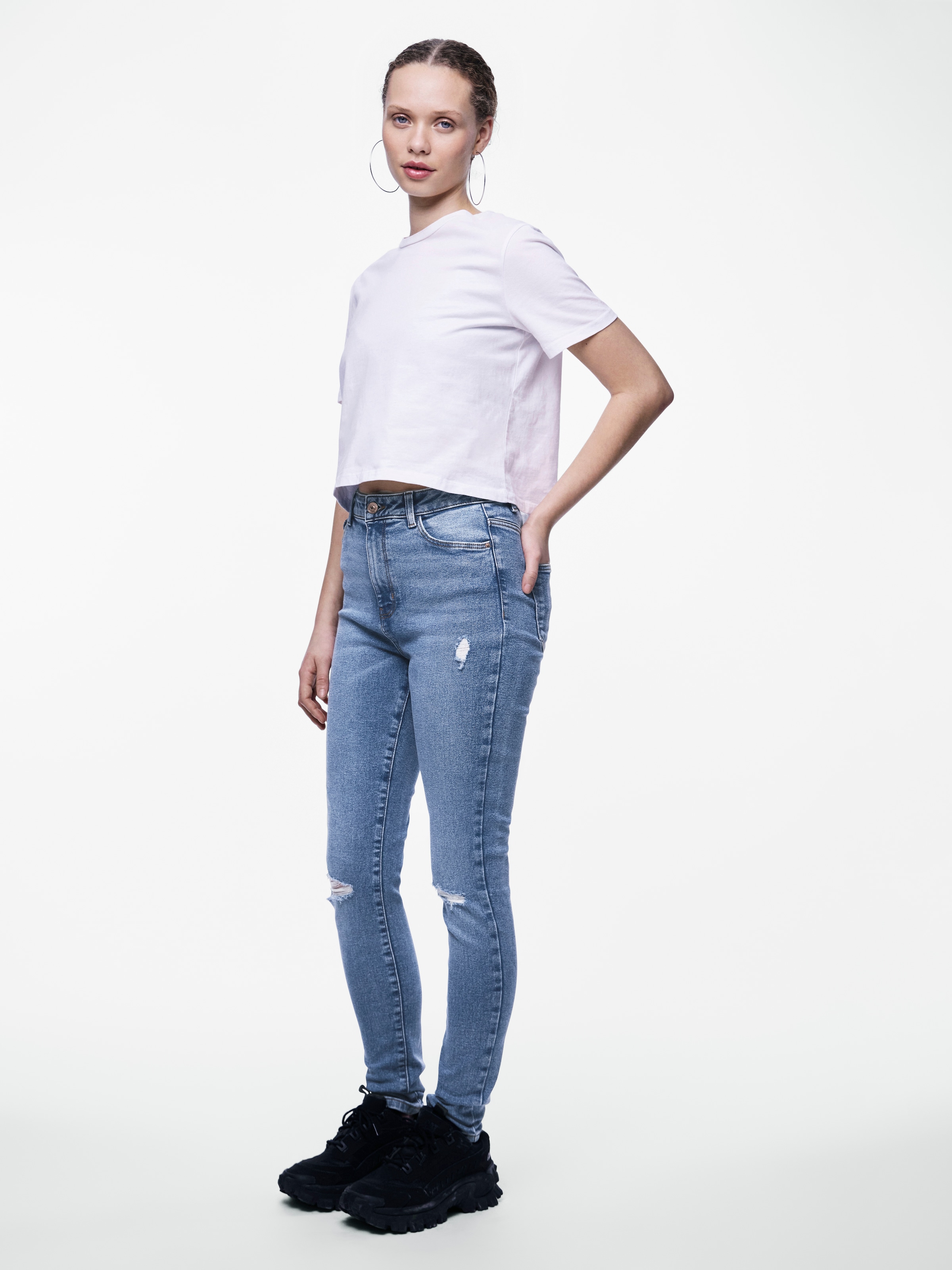 pieces Skinny-fit-Jeans »PCDANA HW DEST SKINNY JNS MB402 NOOS BC«, mit Destroyed Effekt