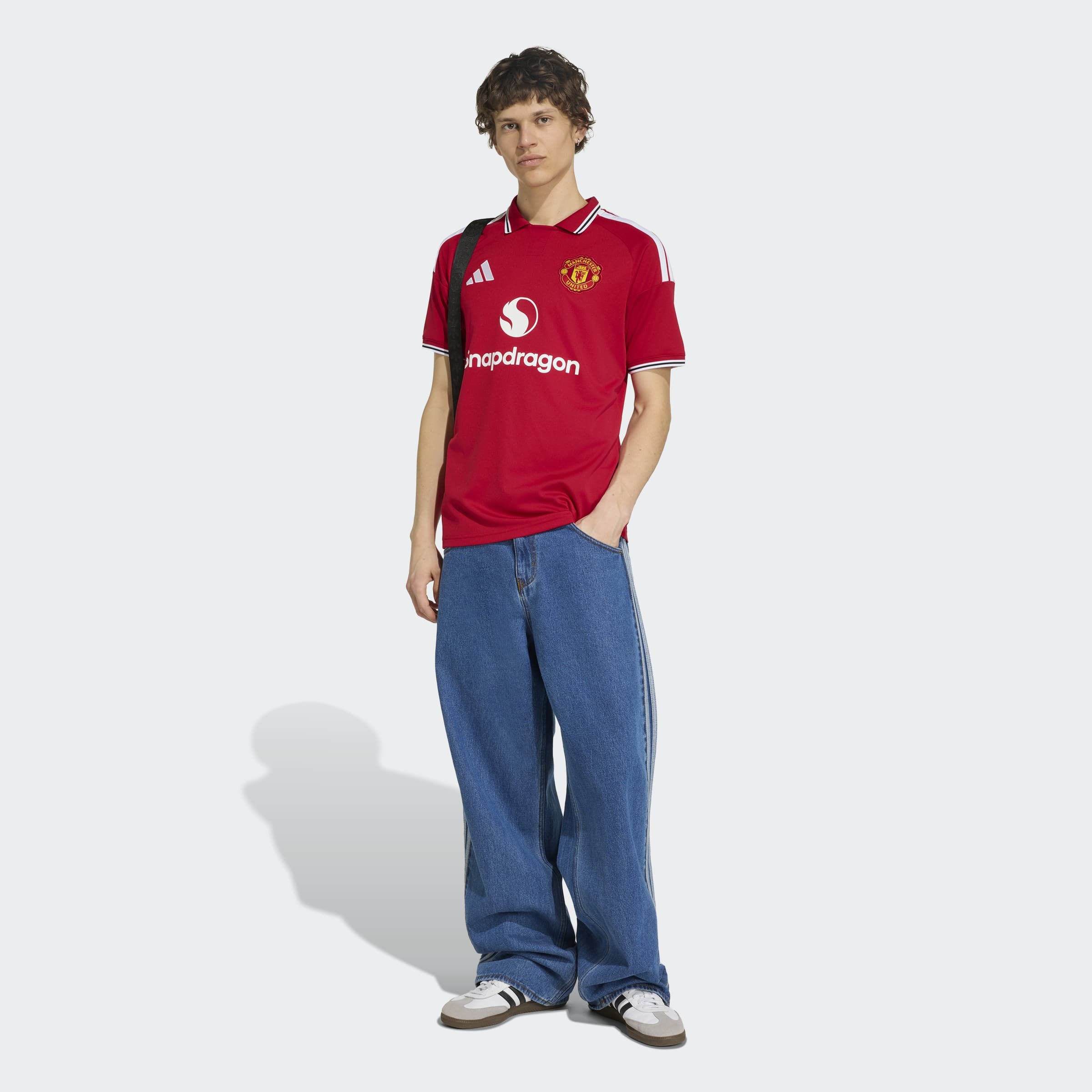 adidas Performance Fussballtrikot »MUFC H JSY« mit schmaler Passform, mit gestreiftem Kragen und Bündchen