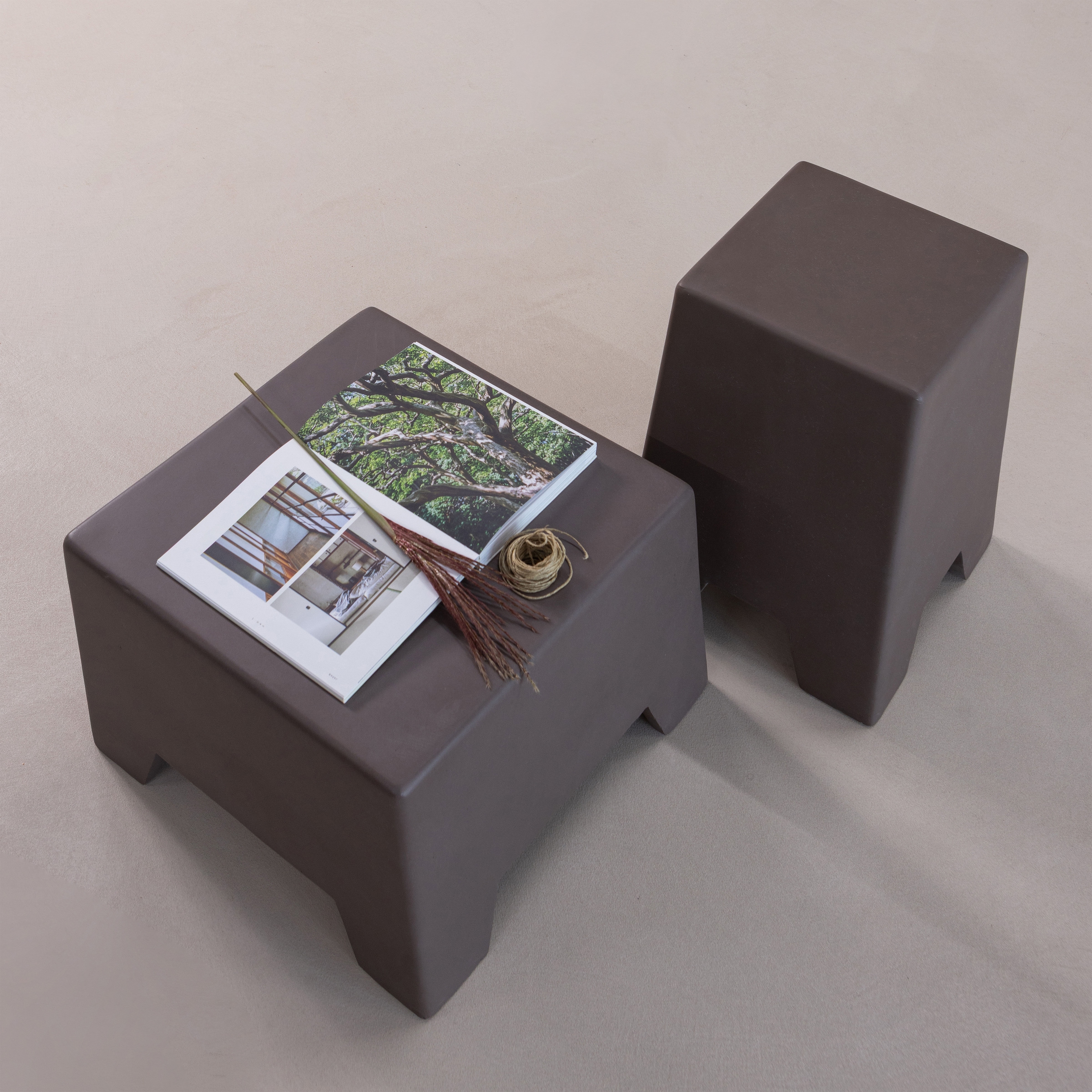 WOOOD Table d'appoint »Zina aus Fiberclay mit kompakter Form B 36 x T 36 x H 51 cm« composite fibre de verre-argile aspect béton, livré préassemblé