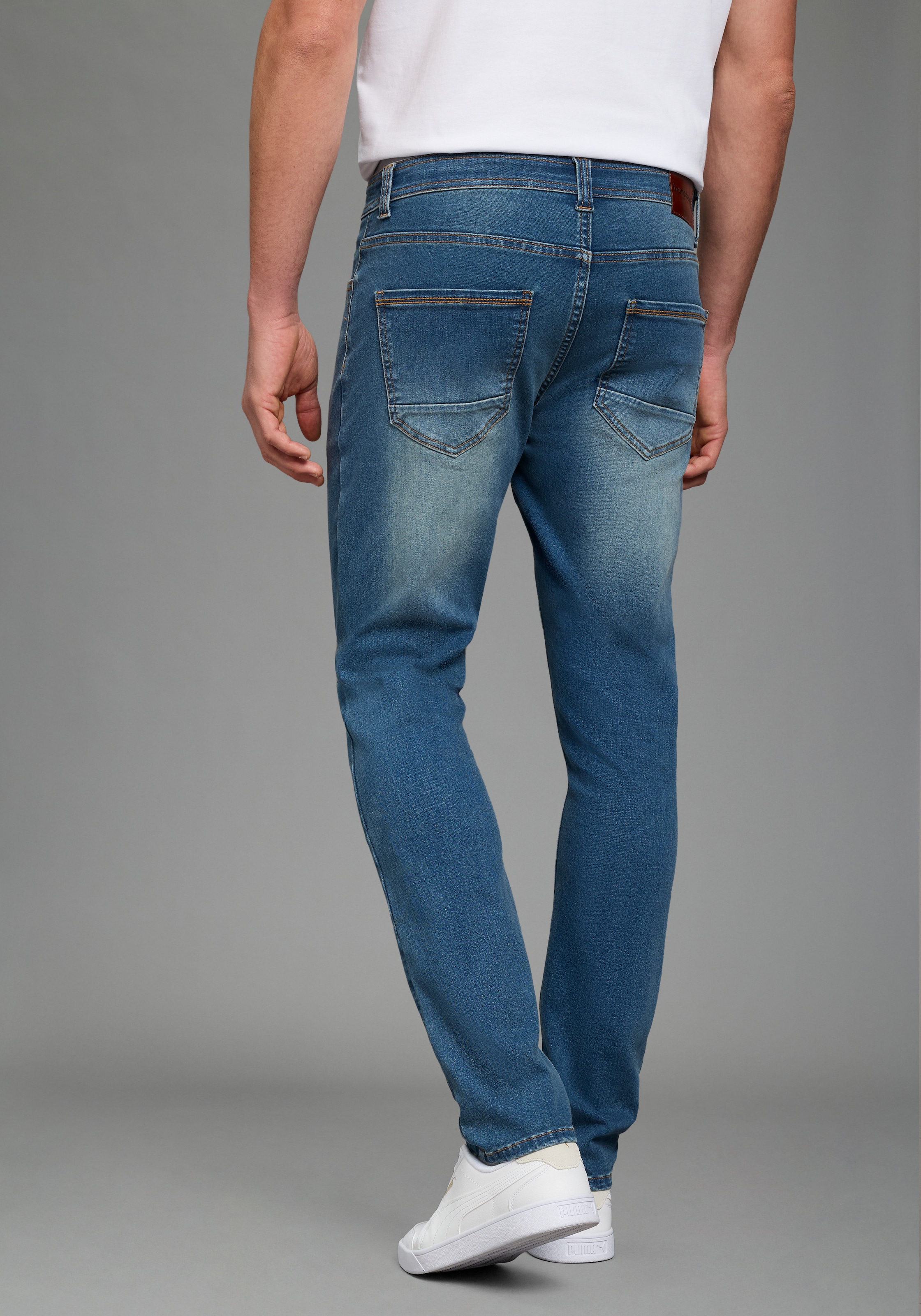 Bruno Banani Jeans slim »Grady« schmale Beinweite, niedrige Leibhöhe, figurbetonte Silhouette