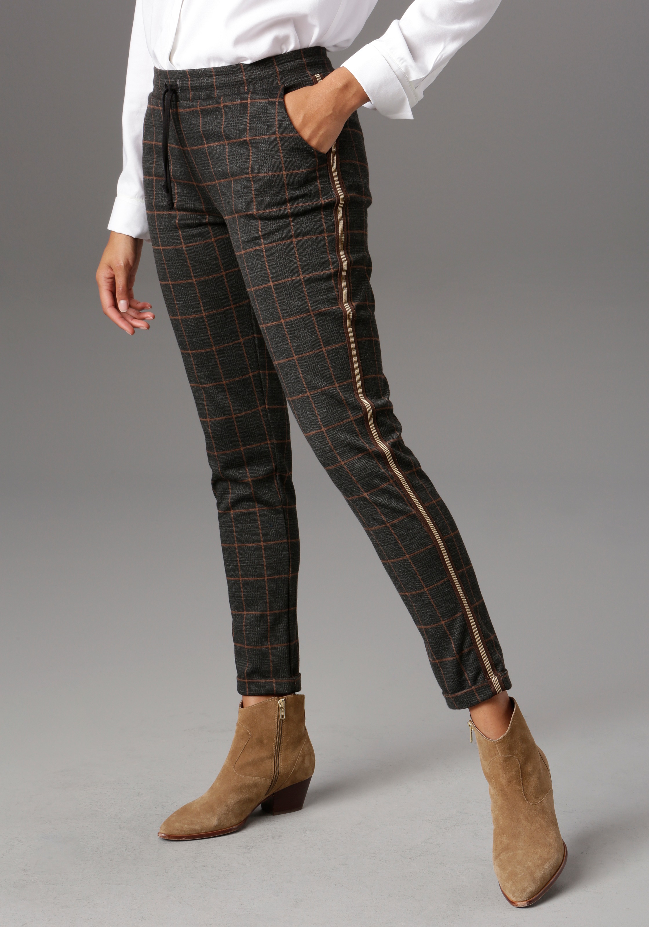 Image of Aniston SELECTED Schlupfhose, mit glänzenden Galonstreifen bei Ackermann Versand Schweiz