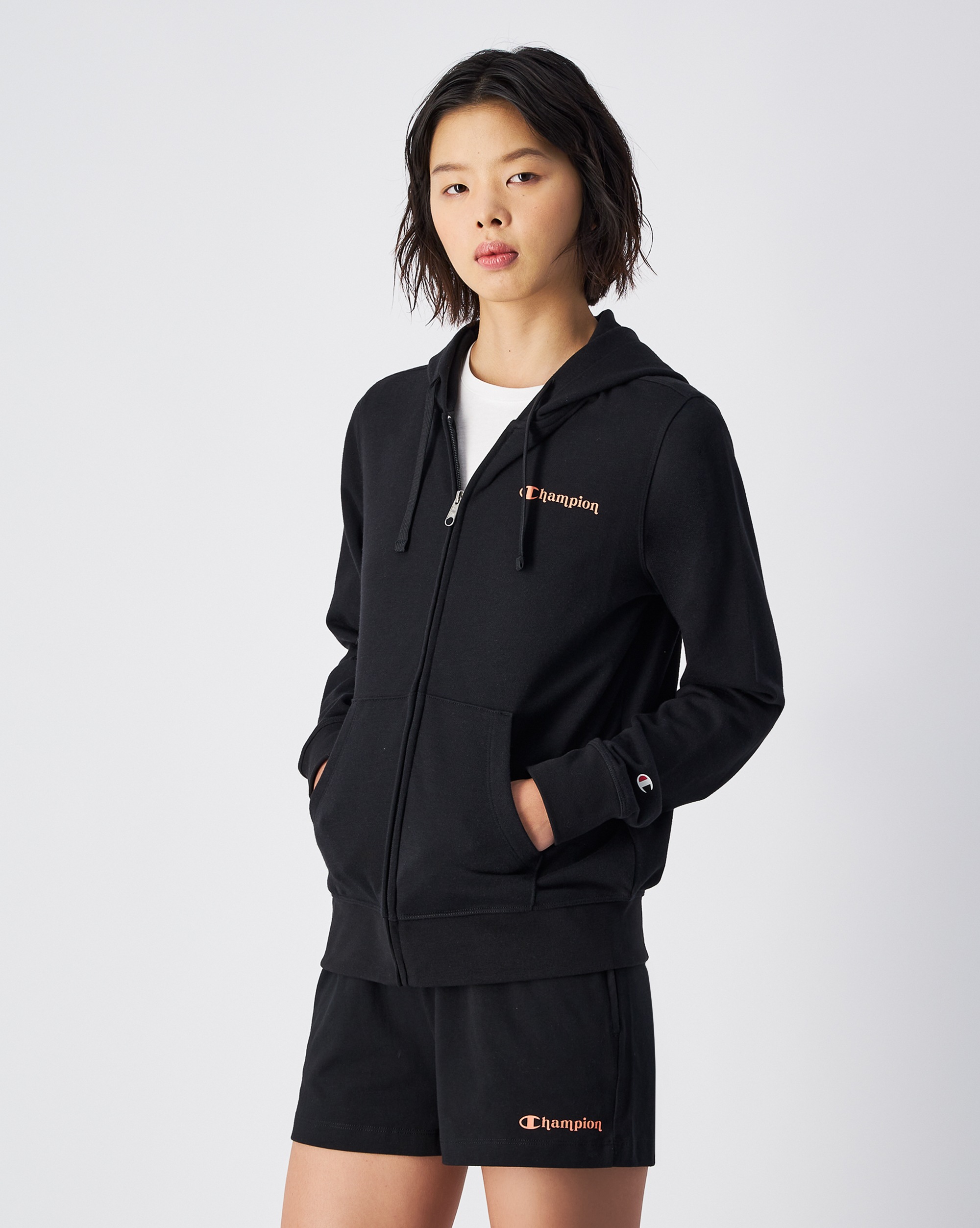 Image of Champion Kapuzensweatshirt, aus Baumwolle und Polyester, erhältlich in den Grössen XS bis XL