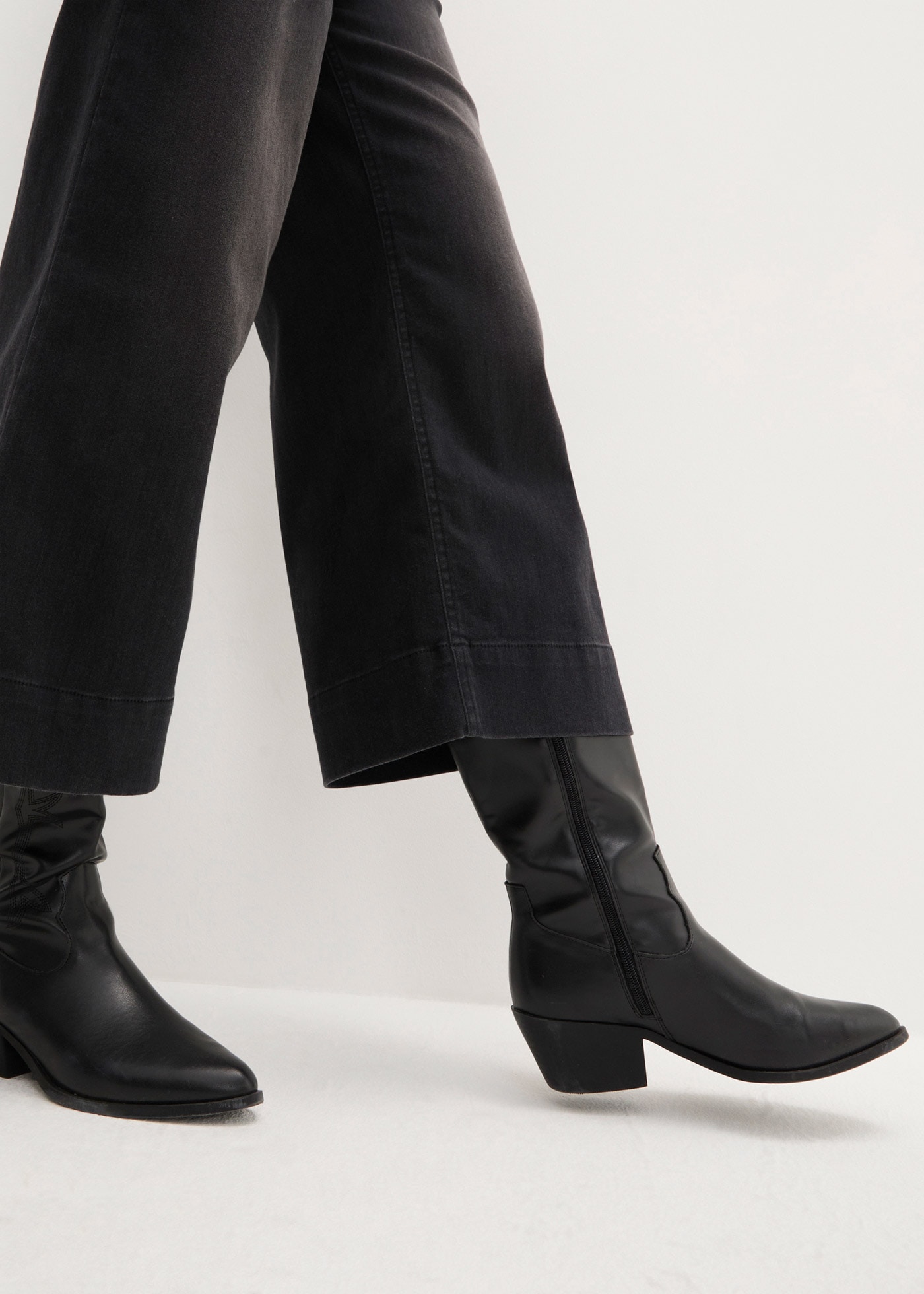 bonprix Jeans large 1 pièces Loose Fit Passform, 7/8 Länge, mit Elasthan-Anteil