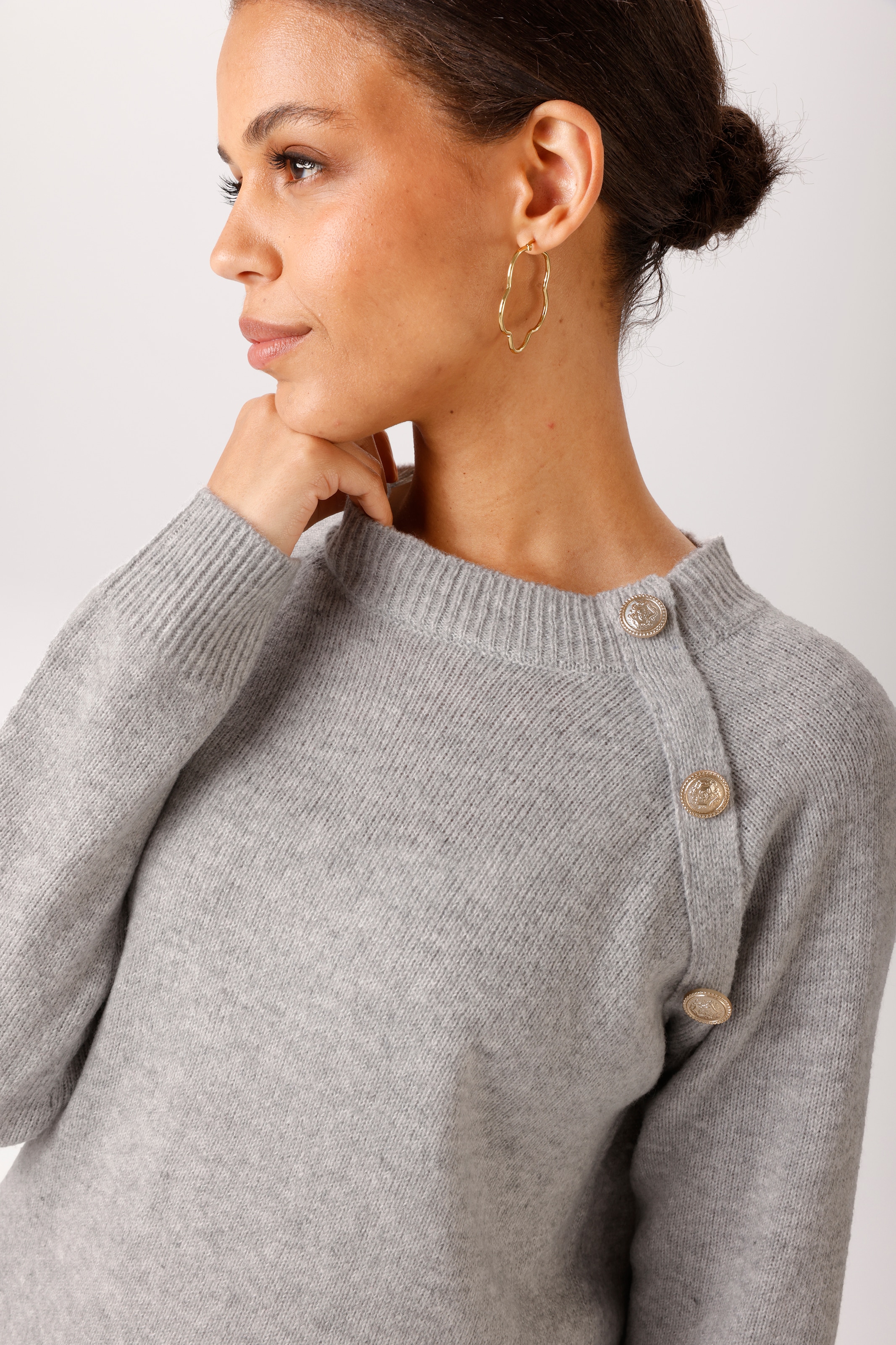 Aniston CASUAL Pull en tricot avec boutons décoratifs embossés - NOUVELLE COLLECTION