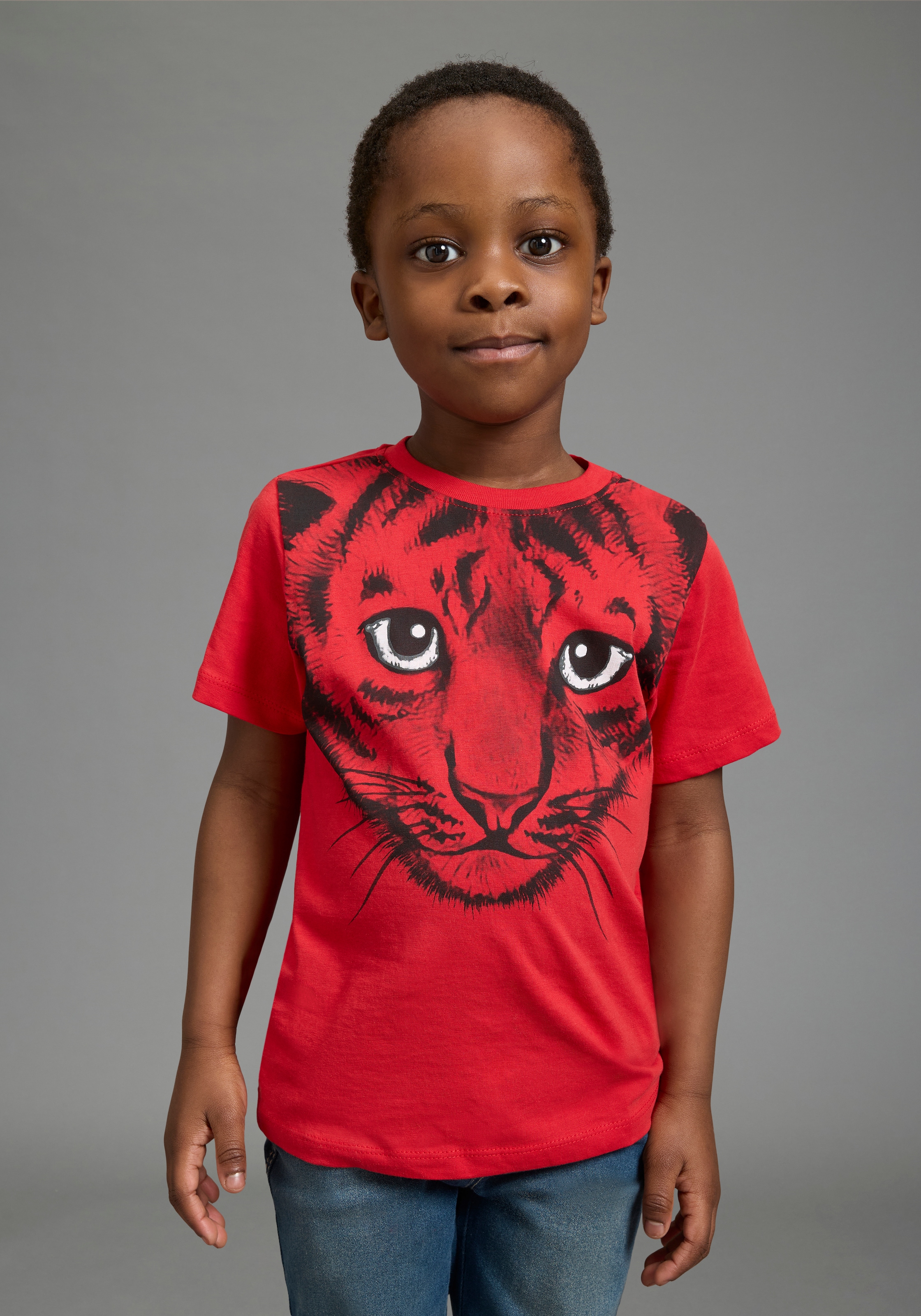 KIDSWORLD T-shirt »Mit tollem Druck: LITTLE TIGER« manches courtes, coupe basique, avec imprimé énergique, encolure ronde