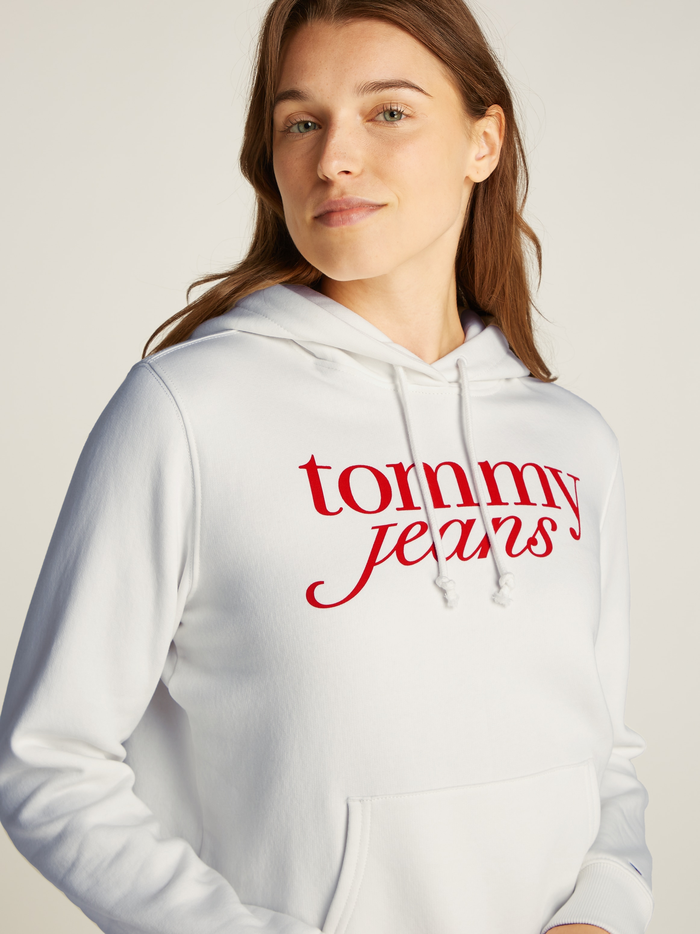 Tommy Jeans Curve Kapuzensweatshirt »TJW REG ESS LOGO HOODIE EXT«, in Grossen Grössen, Kapuze, Logo-Flag