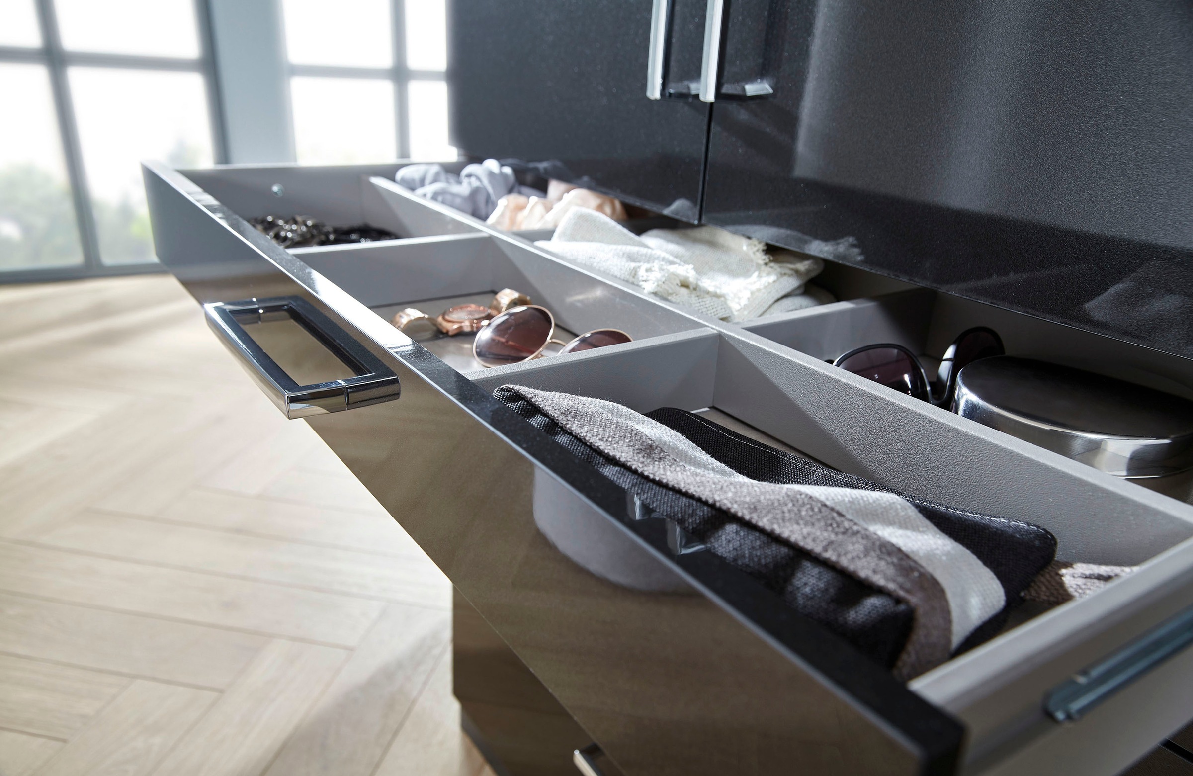 rauch Drehtürenschrank »Kleiderschrank Schrank Garderobe Garderobenschrank  HOMBURG« inkl. Passepartout, oberer Schubkasten mit Einteilung MADE IN GERMANY