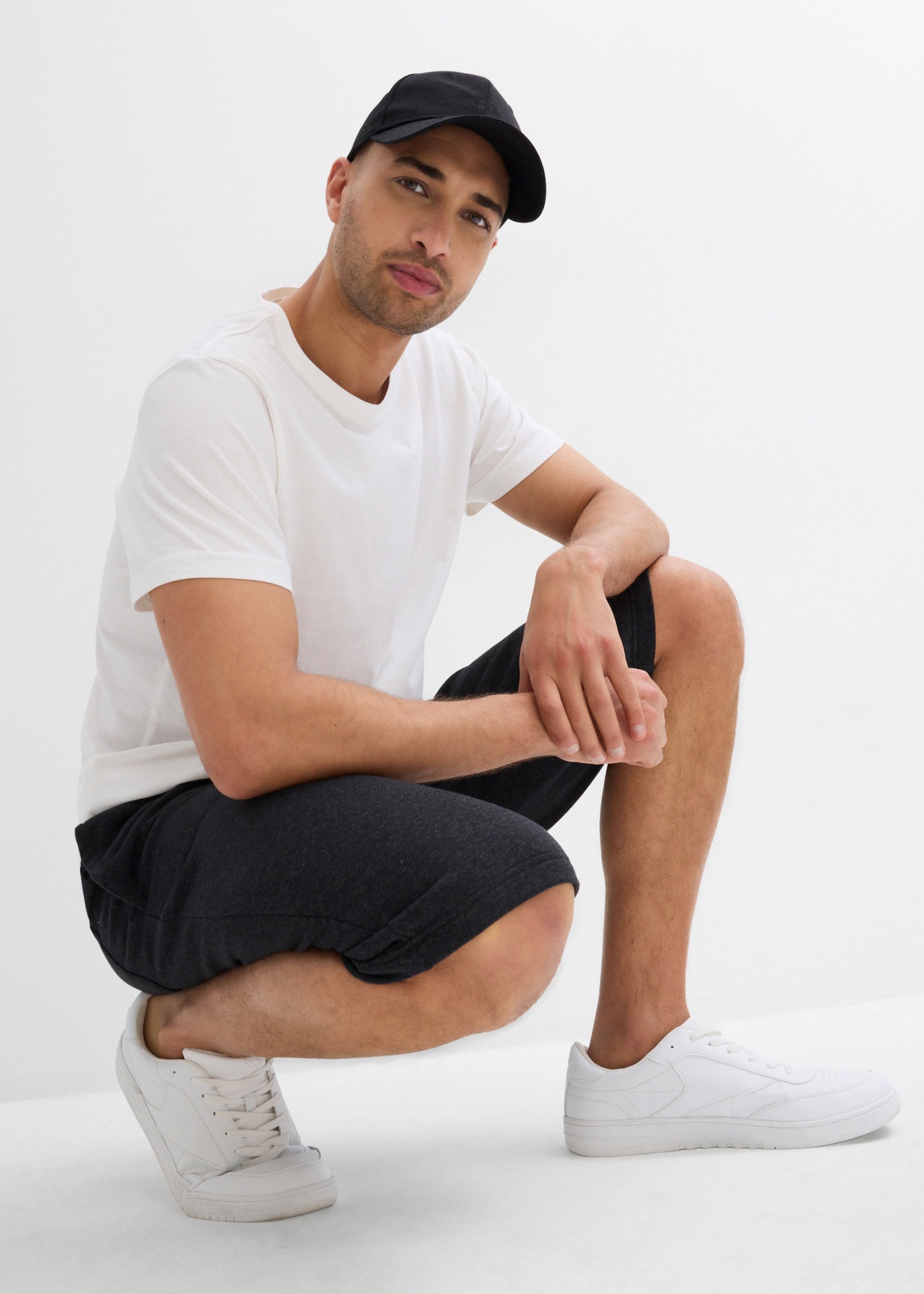 bonprix Sweatbermudas  en coton et polyester, regular fit, style casual