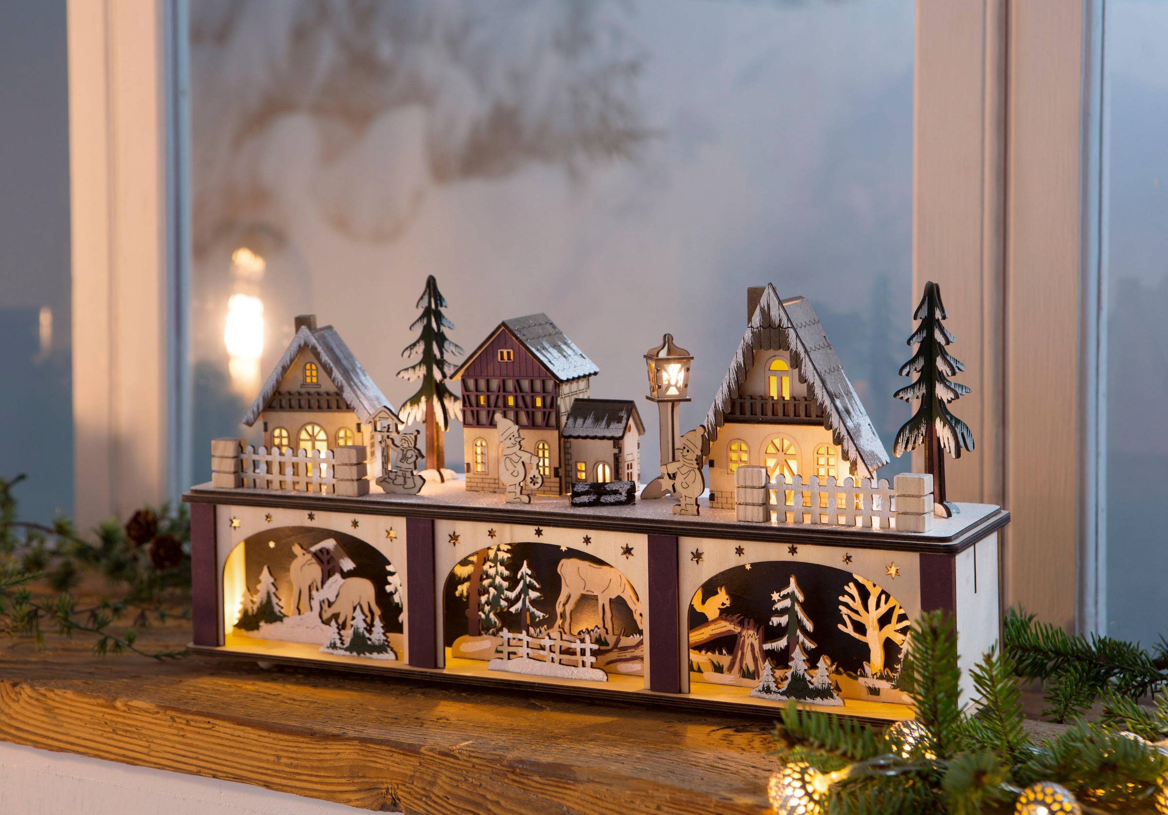 ♕ Home affaire Weihnachtsdorf »Weihnachtsdeko«, versandkostenfrei auf LED-Lichtersockel
