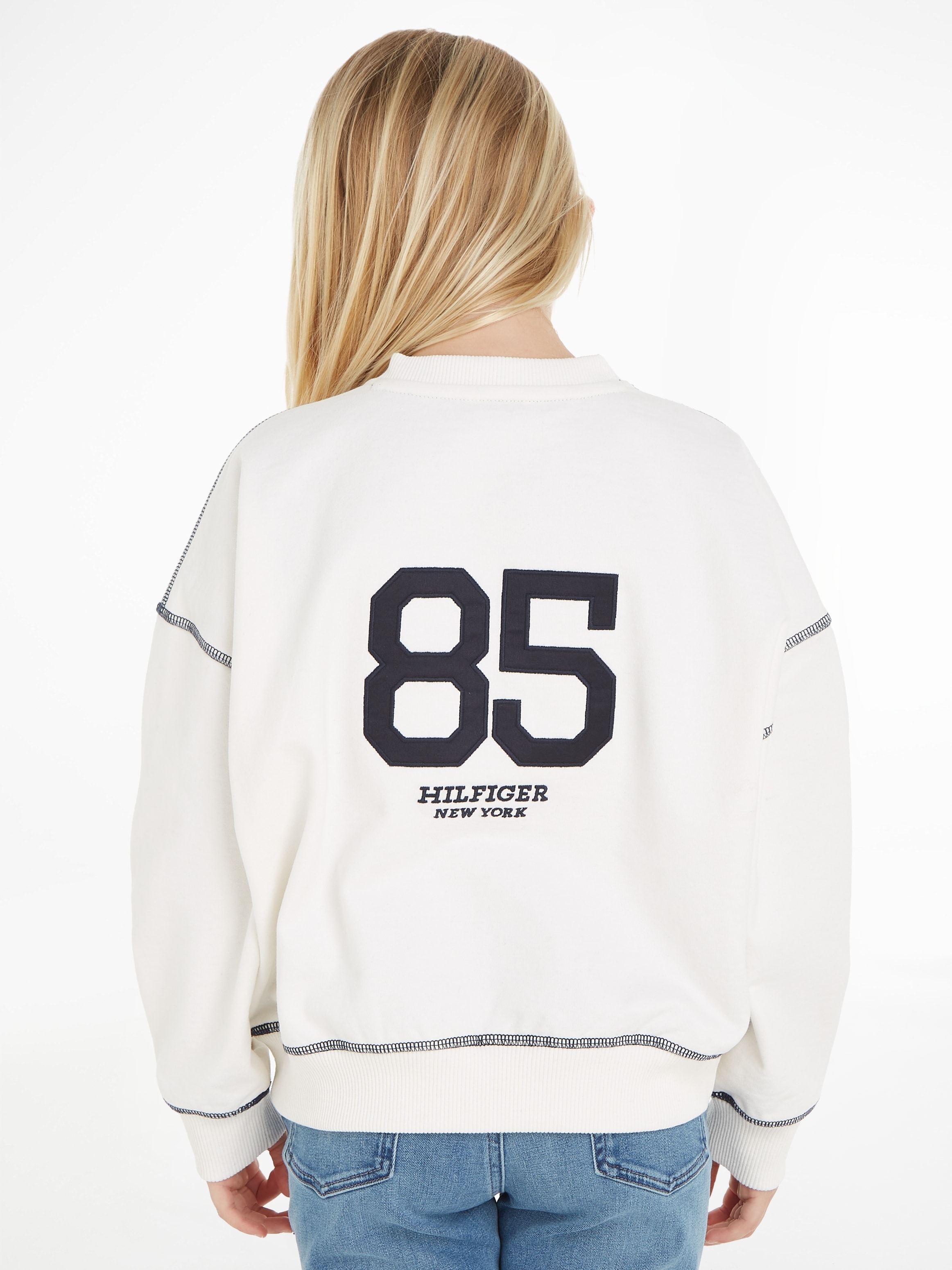 Tommy Hilfiger Sweatshirt »HILFIGER SCRIPT 85 SWEATSHIRT«, mit grossem Logo auf der Rückseite