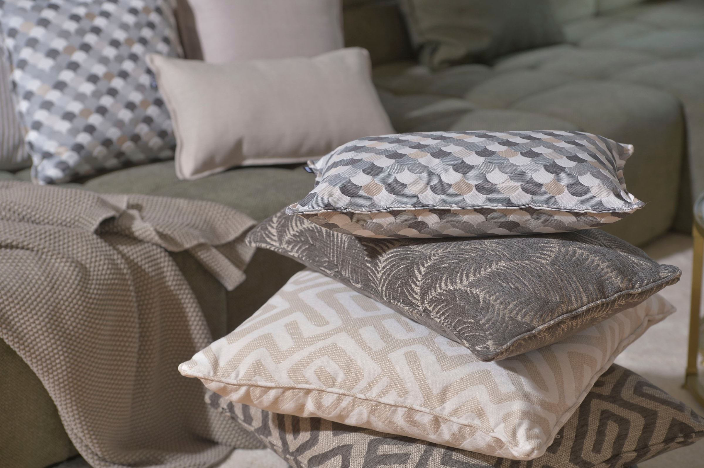 H.O.C.K. Dekokissen »Nelly« mit Blätter-Muster, Kissenhülle mit Füllung, 1 Stück