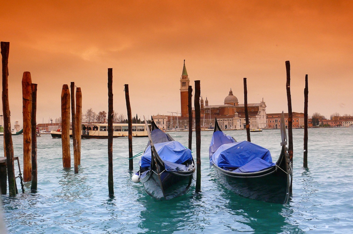 Fototapete »Boote in Venedig«
