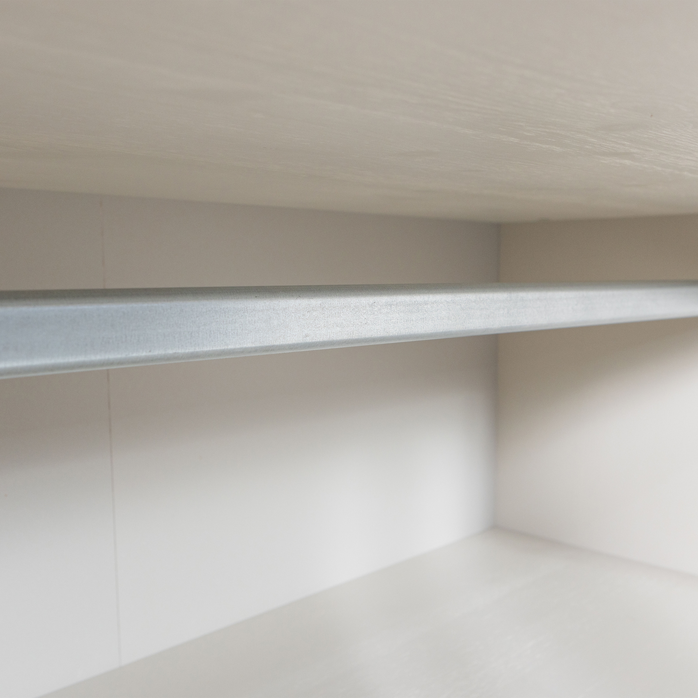 WOOOD Kleiderschrank »Olivia FSC®-Kiefernholz mit Hängebereich, H 212 x B 171 x T 63 cm« Tragkraft 10 kg pro Boden, Einlegeboden-Optionspakete erhältlich