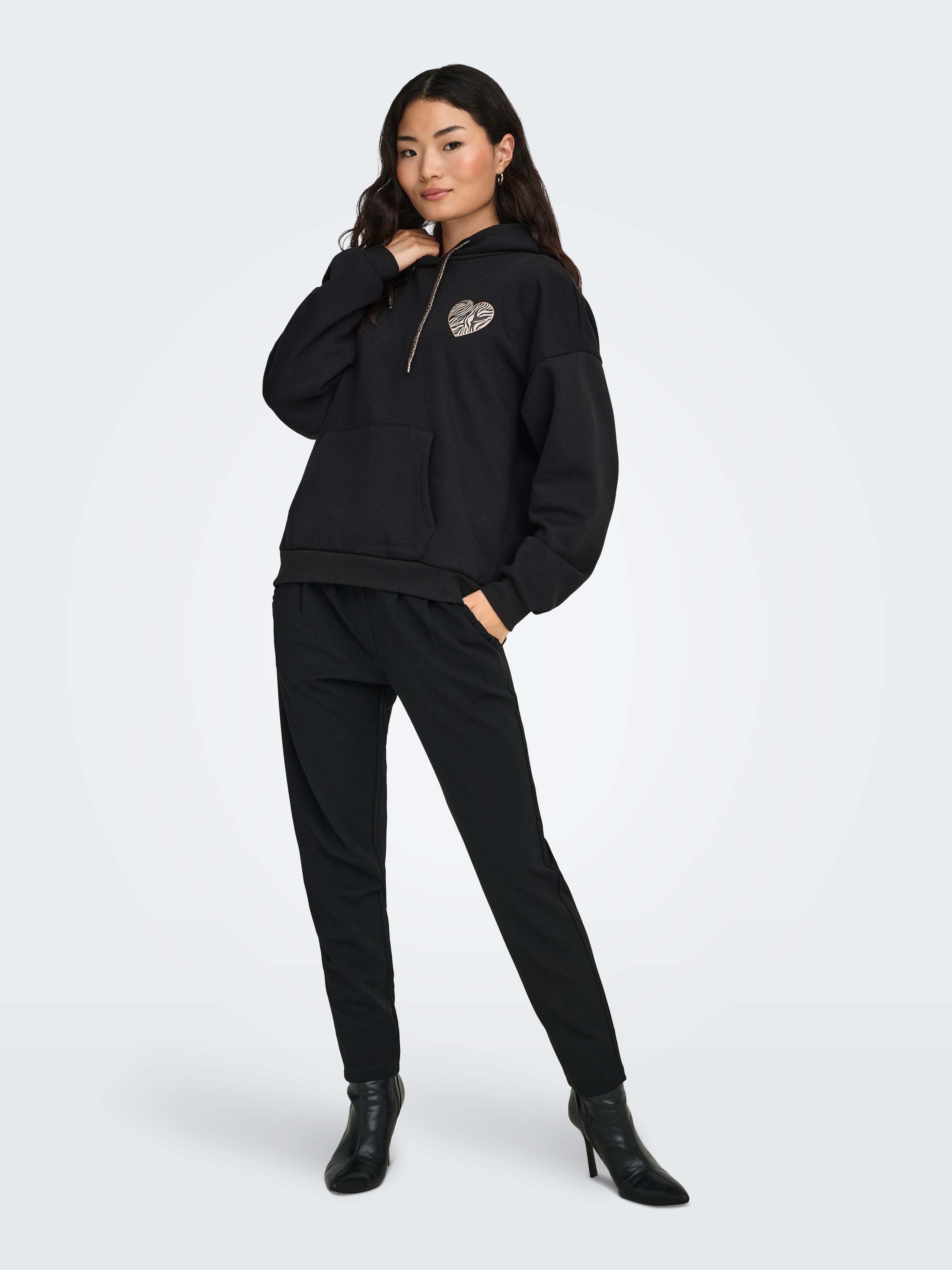 ONLY Sweat à capuche »ONLDAZE L/S ANIMAL HOODIE DETAILS CS SWT«
