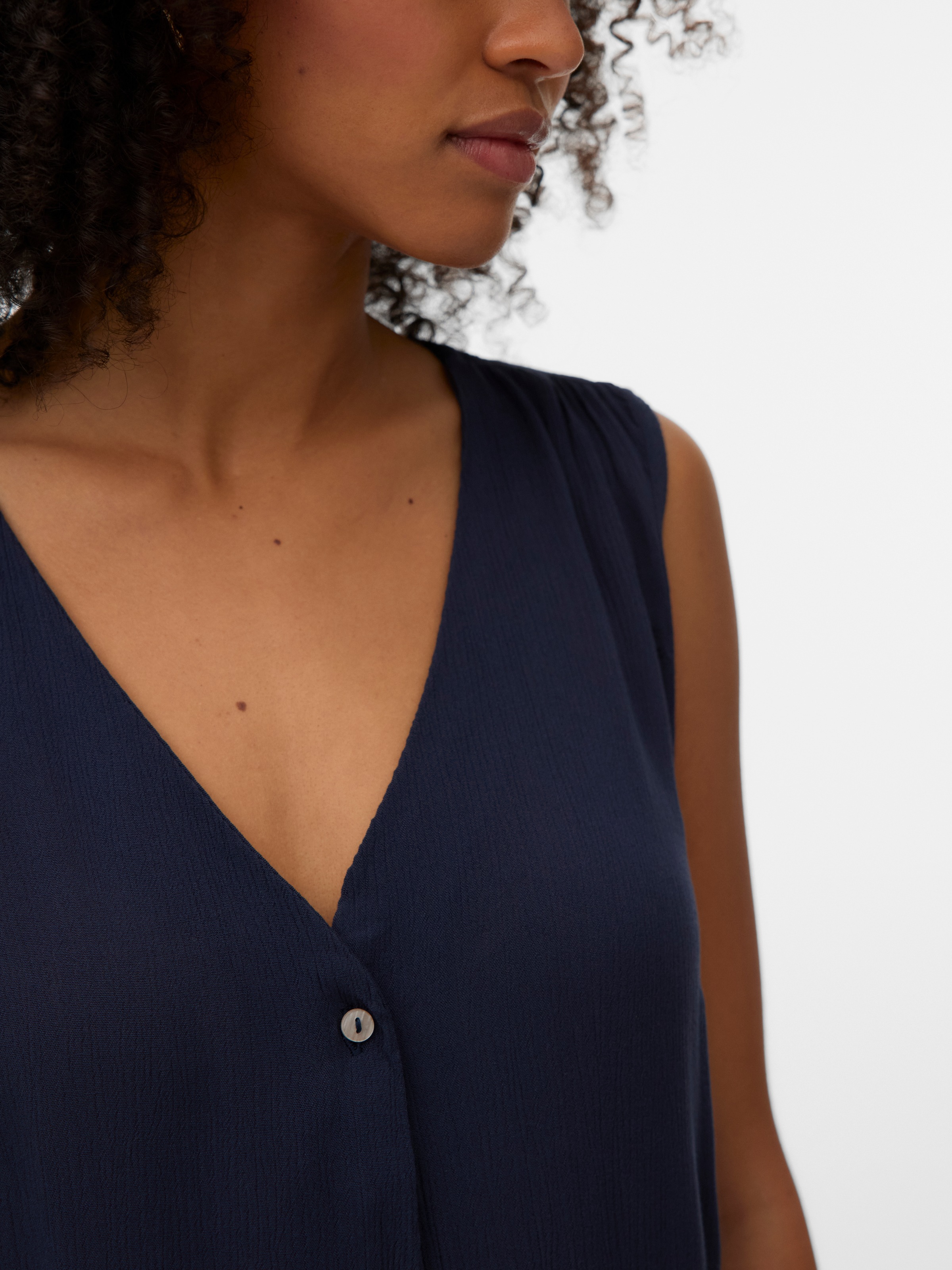 Vero Moda Shirttop »VMMENNY SL V-NECK TOP WVN GA« Viskose, regular fit