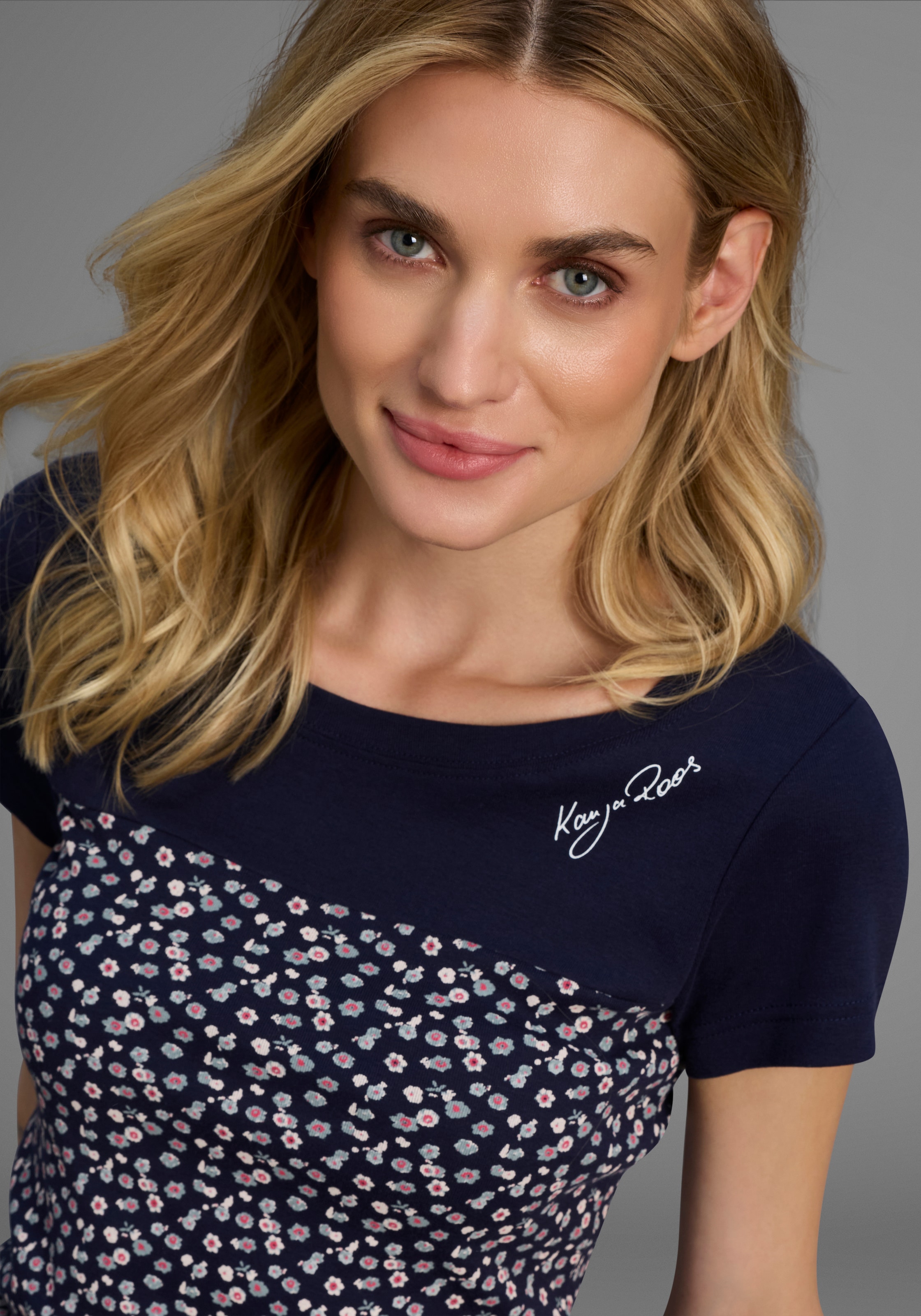 KangaROOS T-Shirt, Kurzarm, sehr figurbetonte Passform, aus Baumwolle
