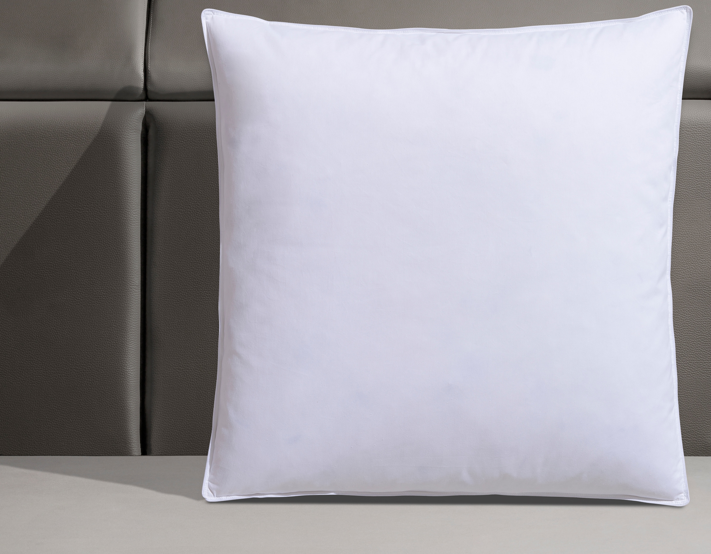 RIBECO Federkissen »Kopfkissen Laram, allergikergeeignetes Kissen, in 40x80 oder 80x80 cm«, Füllung: 90% Federn, 10% Daunen, Bezug: Baumwollgewebe, (1 St.), bietet optimale Stützkraft!