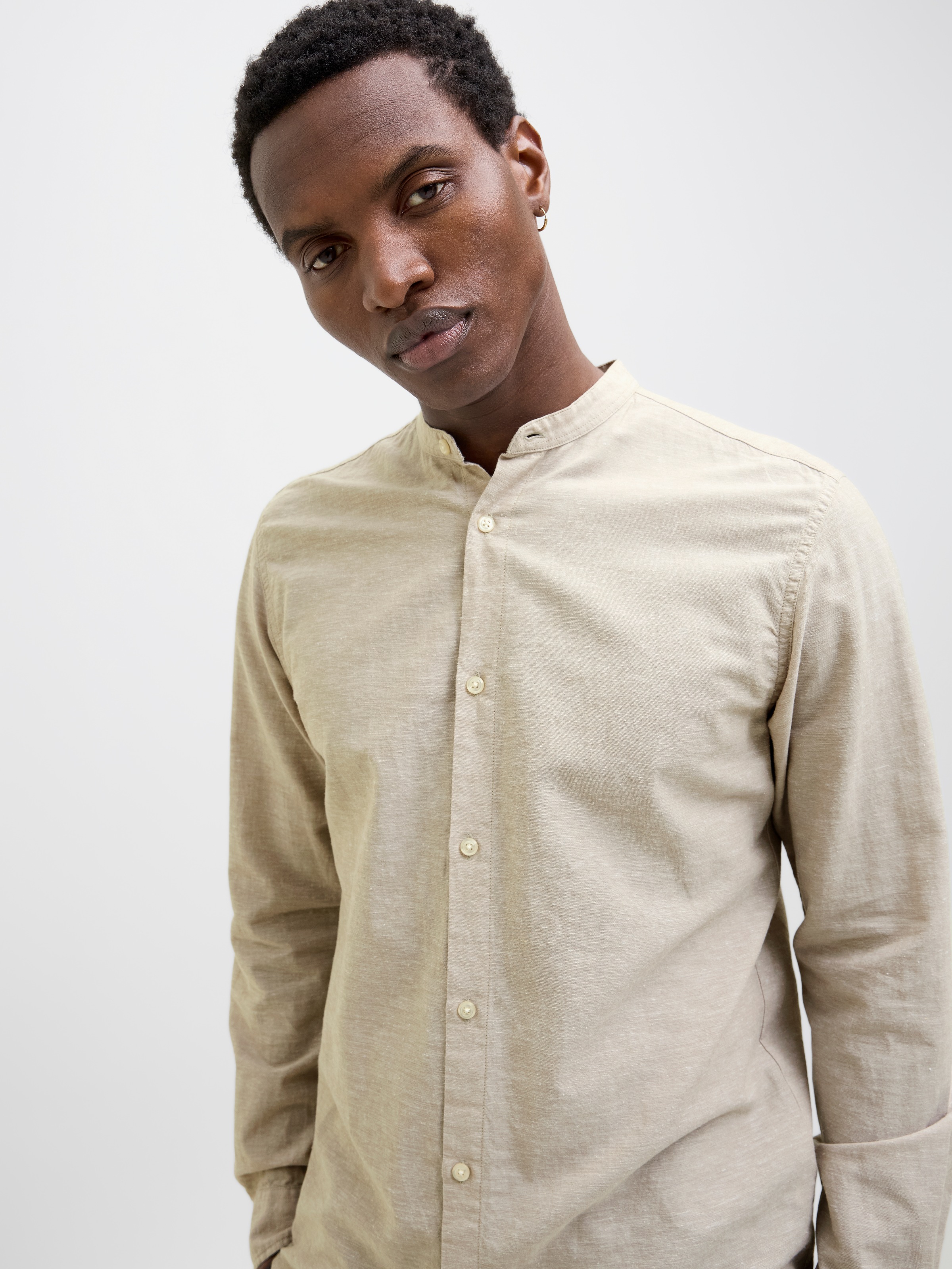 Jack & Jones Langarmhemd »JJEBREEZE BAND SHIRT LS SN«, mit Bandkragen
