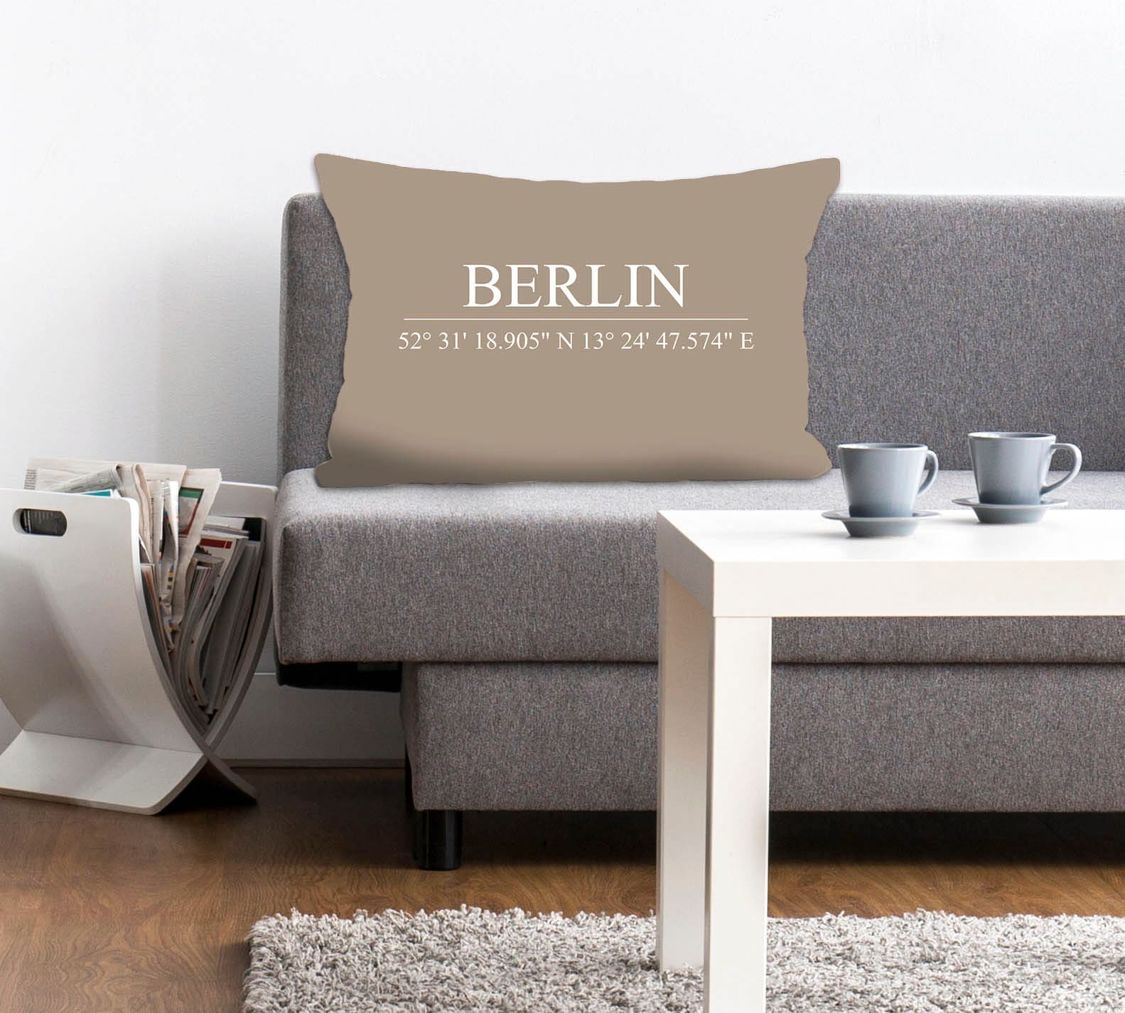 Image of queence Dekokissen "Berlin" Kissenhülle,Grau,Berlin,Schriftzug,Koordinaten,Stadt,Urban,Modern