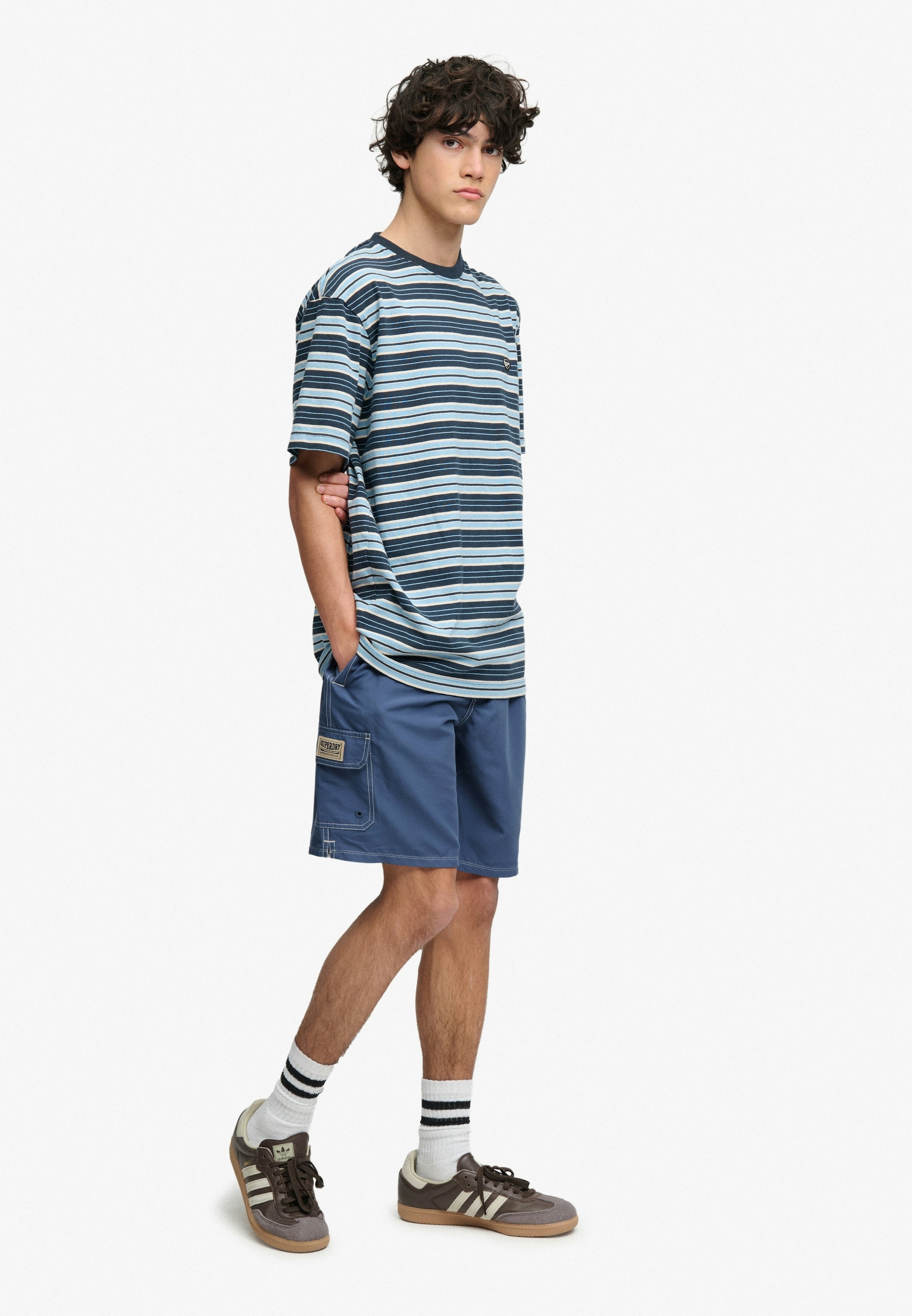 Superdry Badeshorts »CARGO 19 BOARDSHORT« lockere Passform, aus Polyester, unifarbenes Design