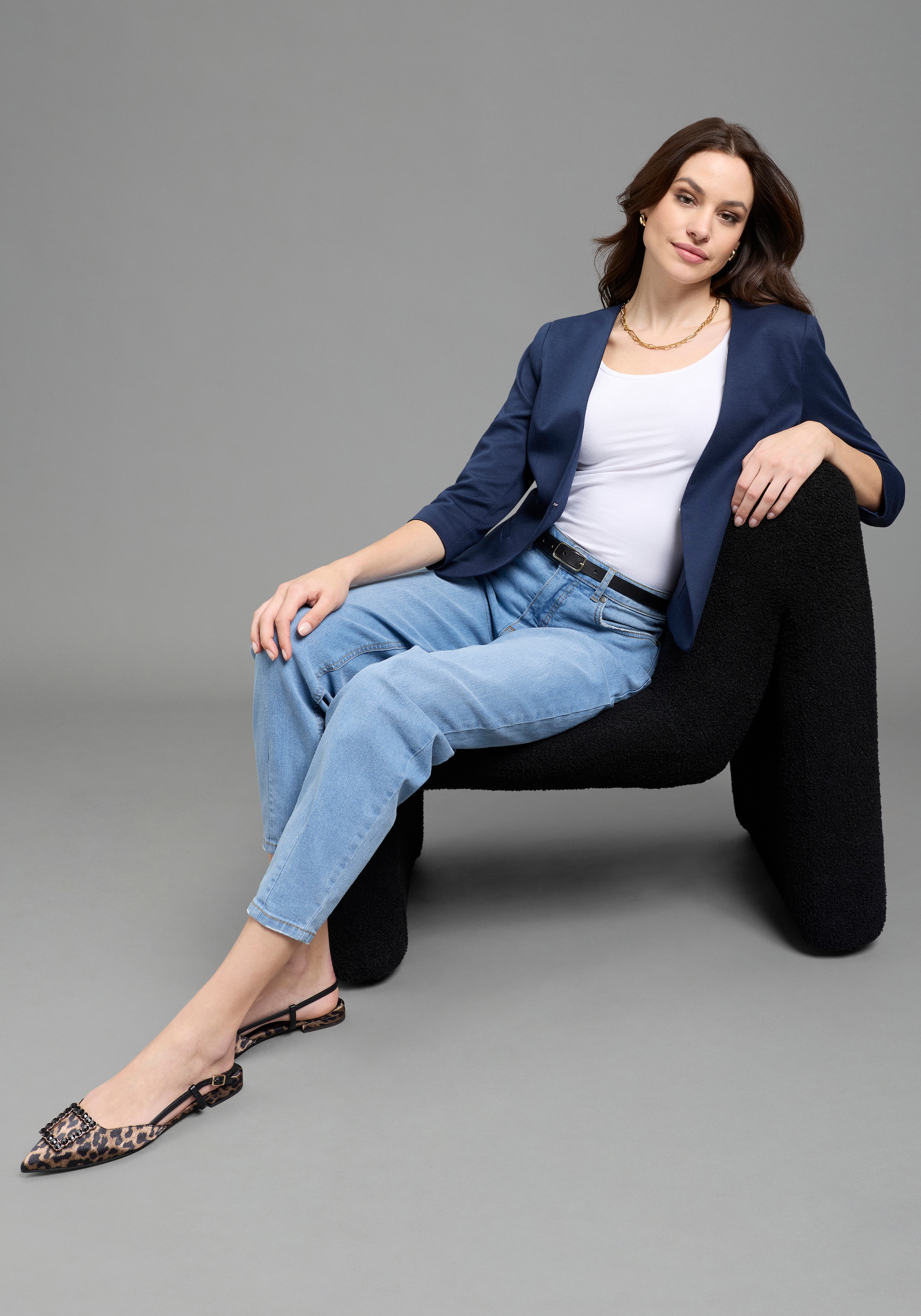 Laura Scott Blazer court aus elastischer Jerseyware, mit Hakenverschluss