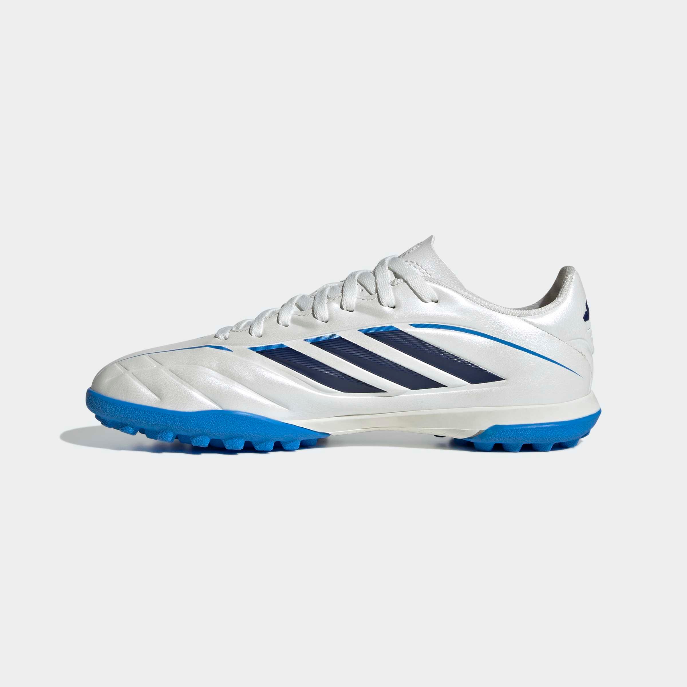 adidas Performance Chaussure de football »COPA PURE IV CLUB KIDS , HYBRIDRASEN«  pour enfants et adolescents