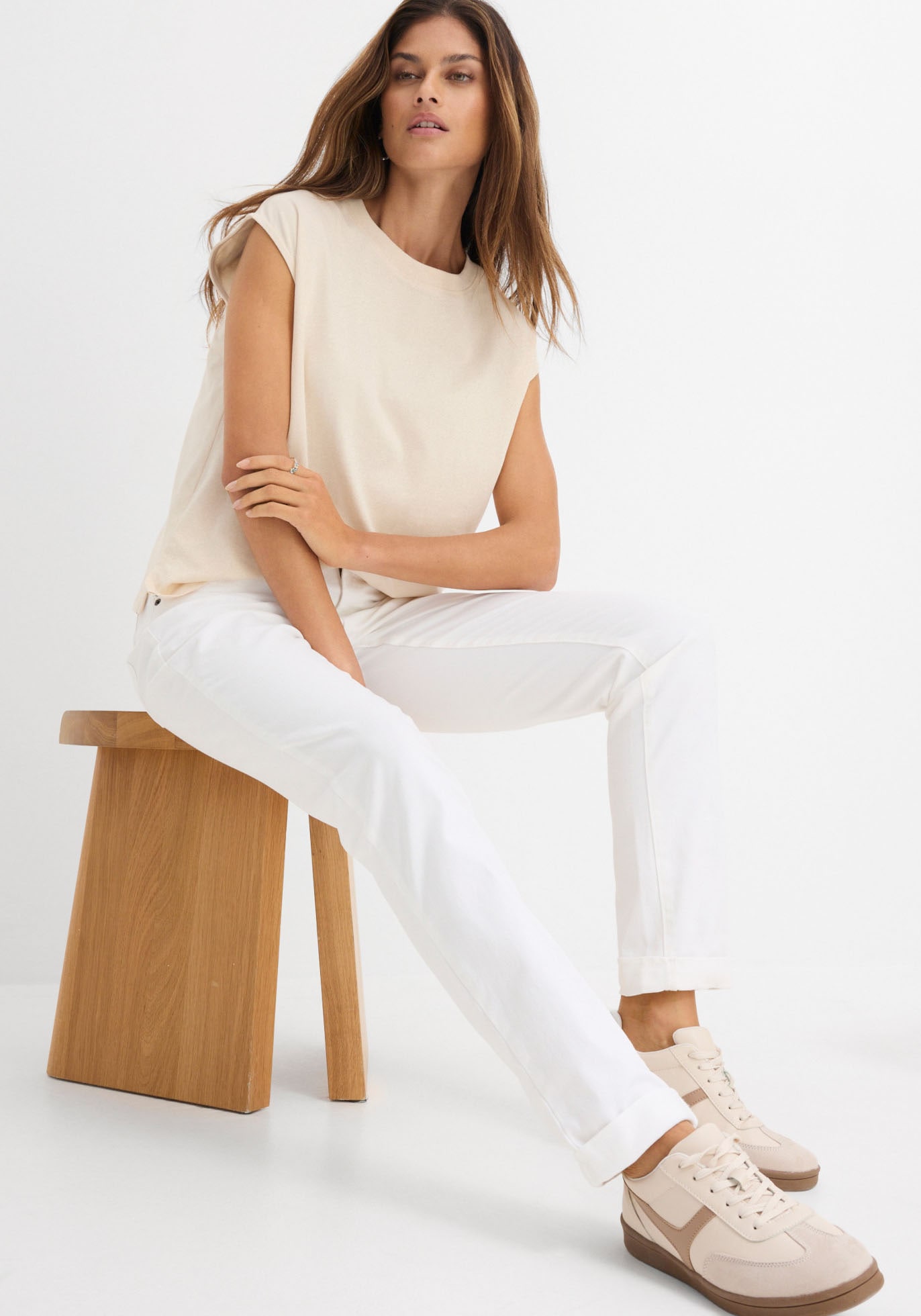 bonprix Straight-Jeans »Straight Jeans Mid Waist, Stretch« Regular Fit, mit Aufschlag, im Five-Pocket-Style