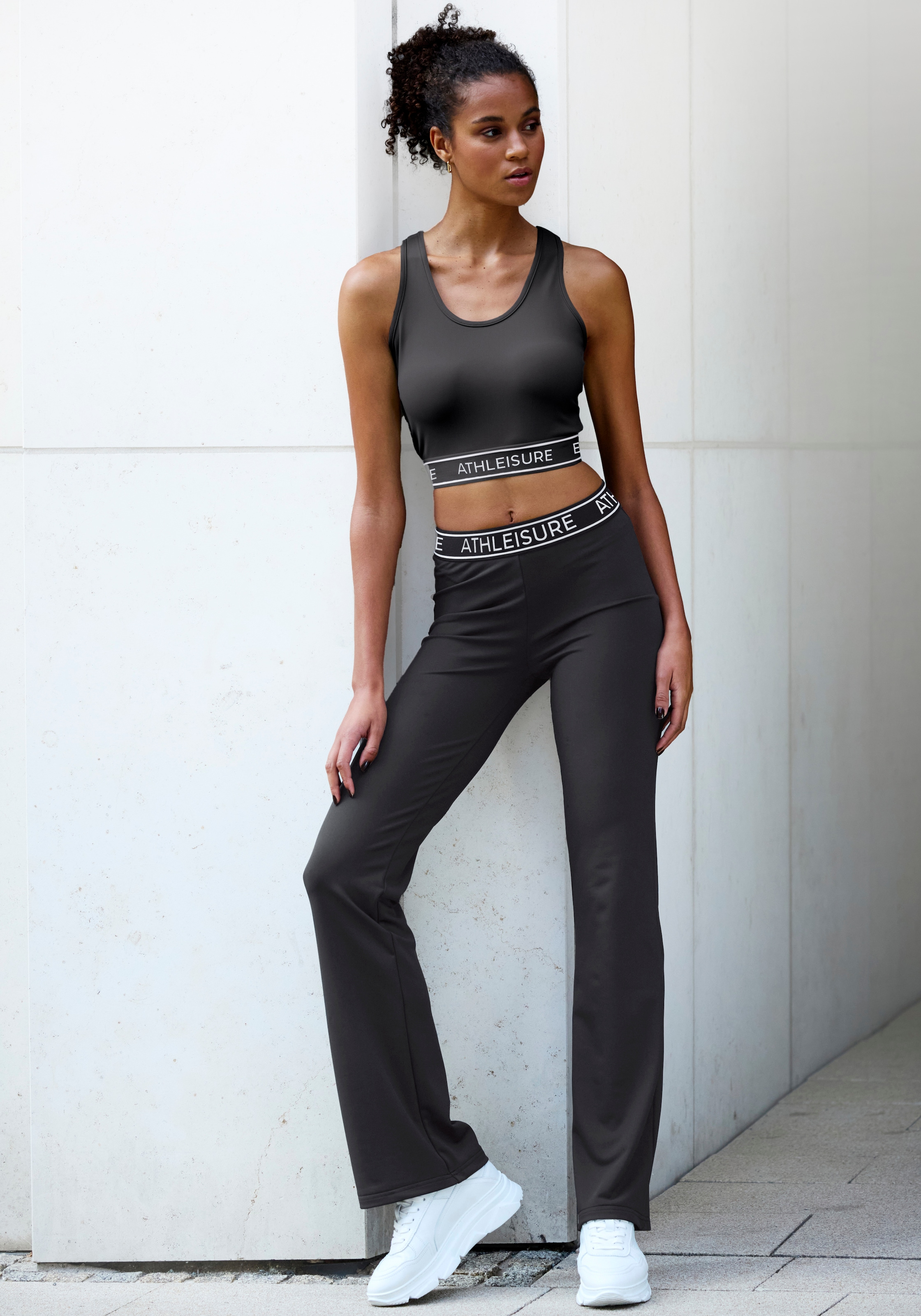 Image of LASCANA ACTIVE Jazzpants "- Flared Leggings- Sporthose- Freizeithose" mit breitem Gummibund, Ideal für Sport- und Freizeit