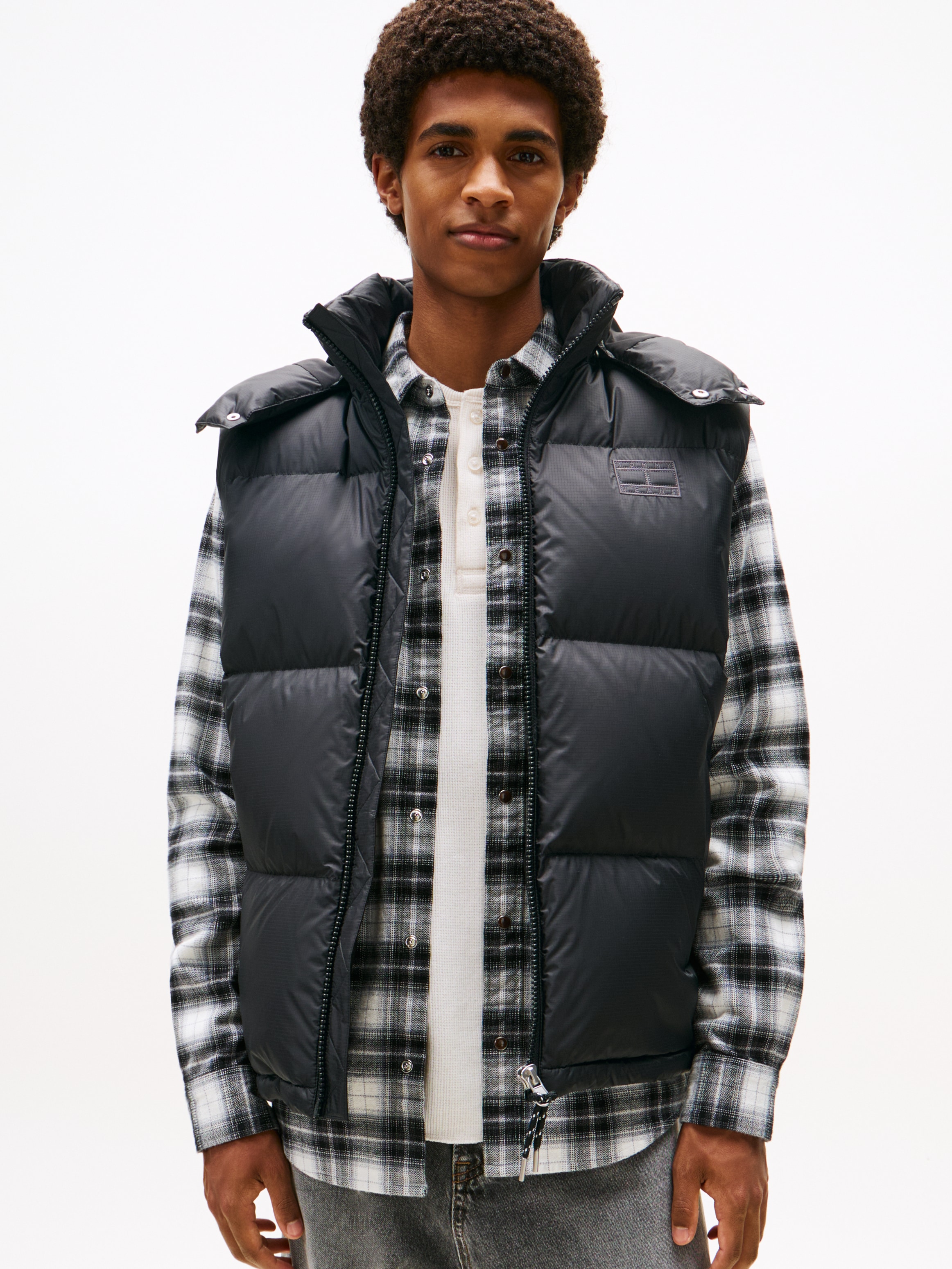 Image of Tommy Jeans Steppweste "ALASKA DOWN VEST" Regular fit mit abnehmbarer Kapuze