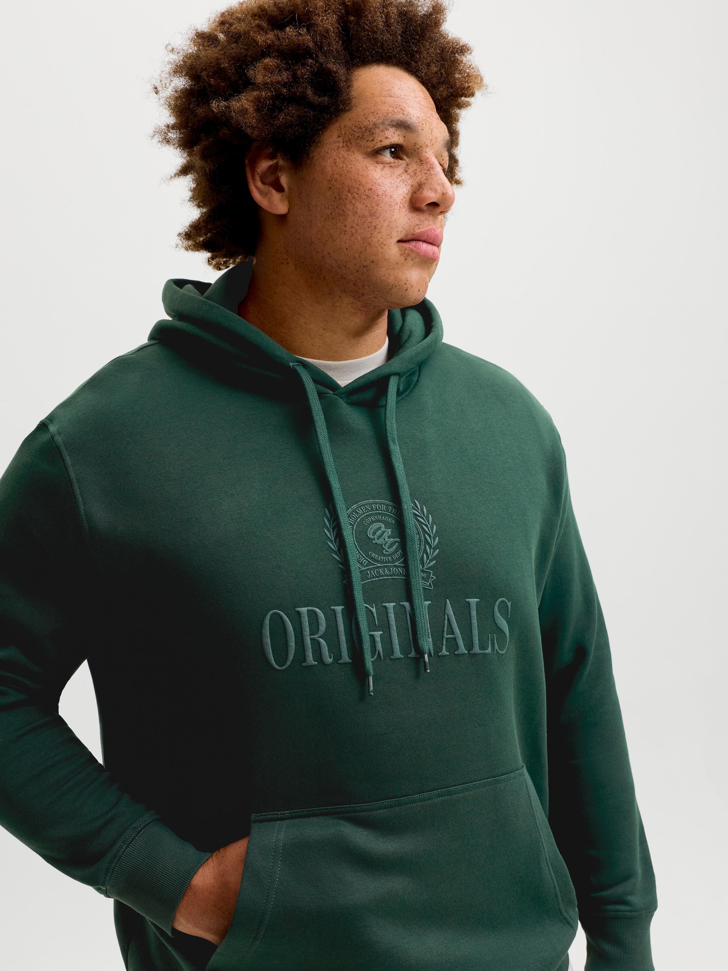 Jack & Jones PlusSize Sweat à capuche »JORFREDERIKSBERG MONOGRAM SWEAT HOOD PLS«, mélange coton, coupe régulière
