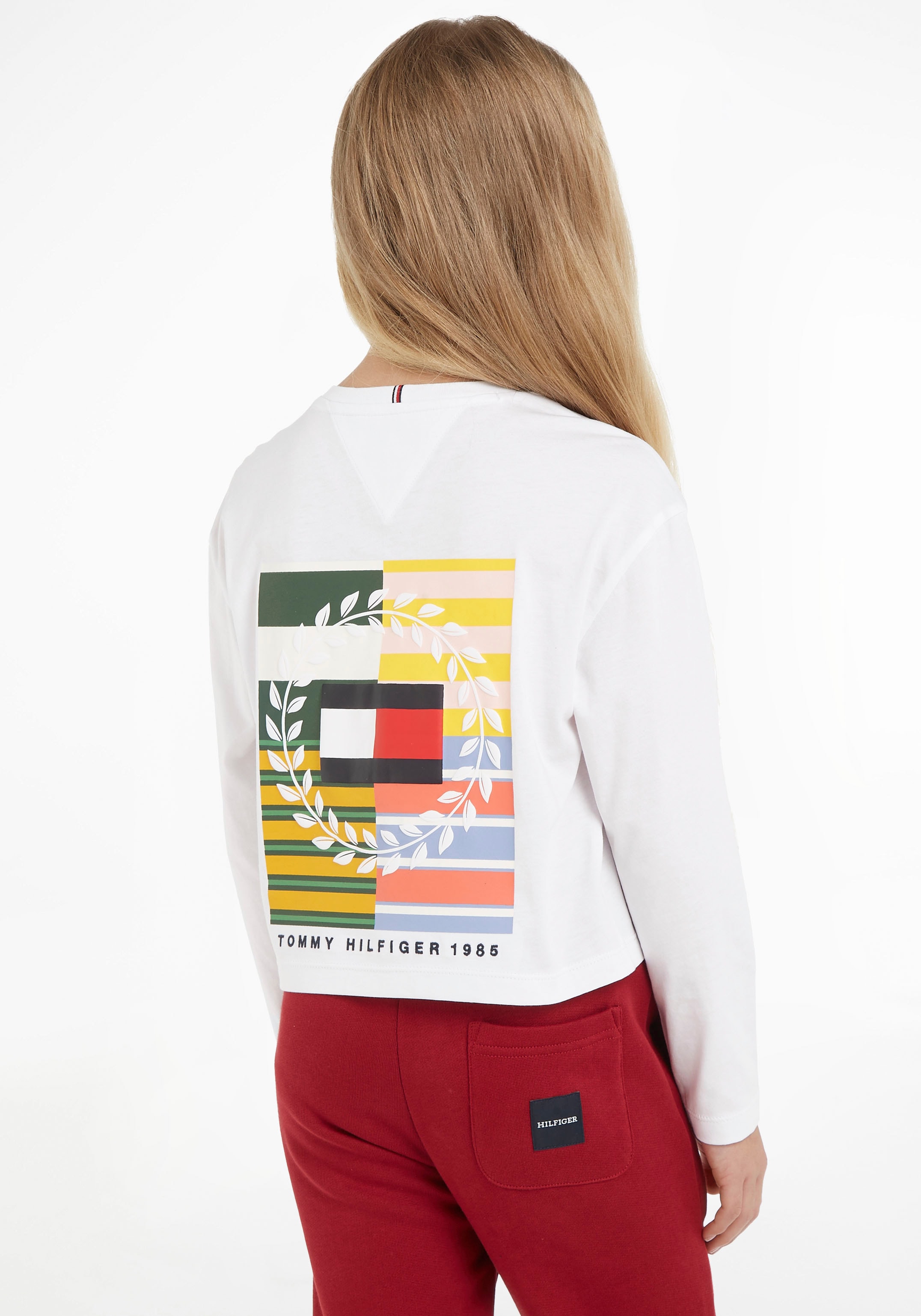 Tommy Hilfiger Langarmshirt »MULTI ARTWORK TEE L/S«, mit grossem Print auf dem Rücken & kleinem auf der Brust